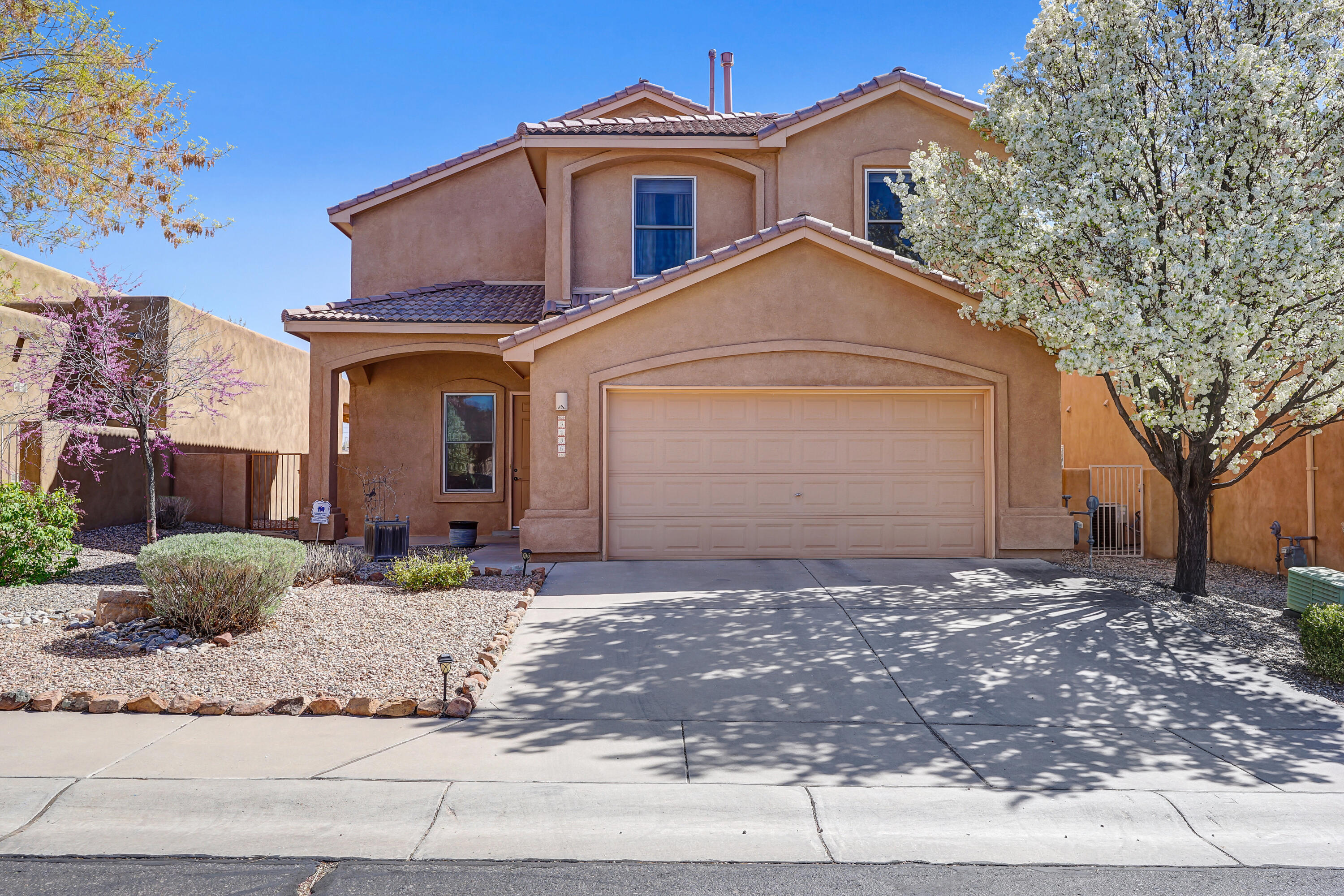 9236 Bluewood Lane NE, Albuquerque, NM 87122