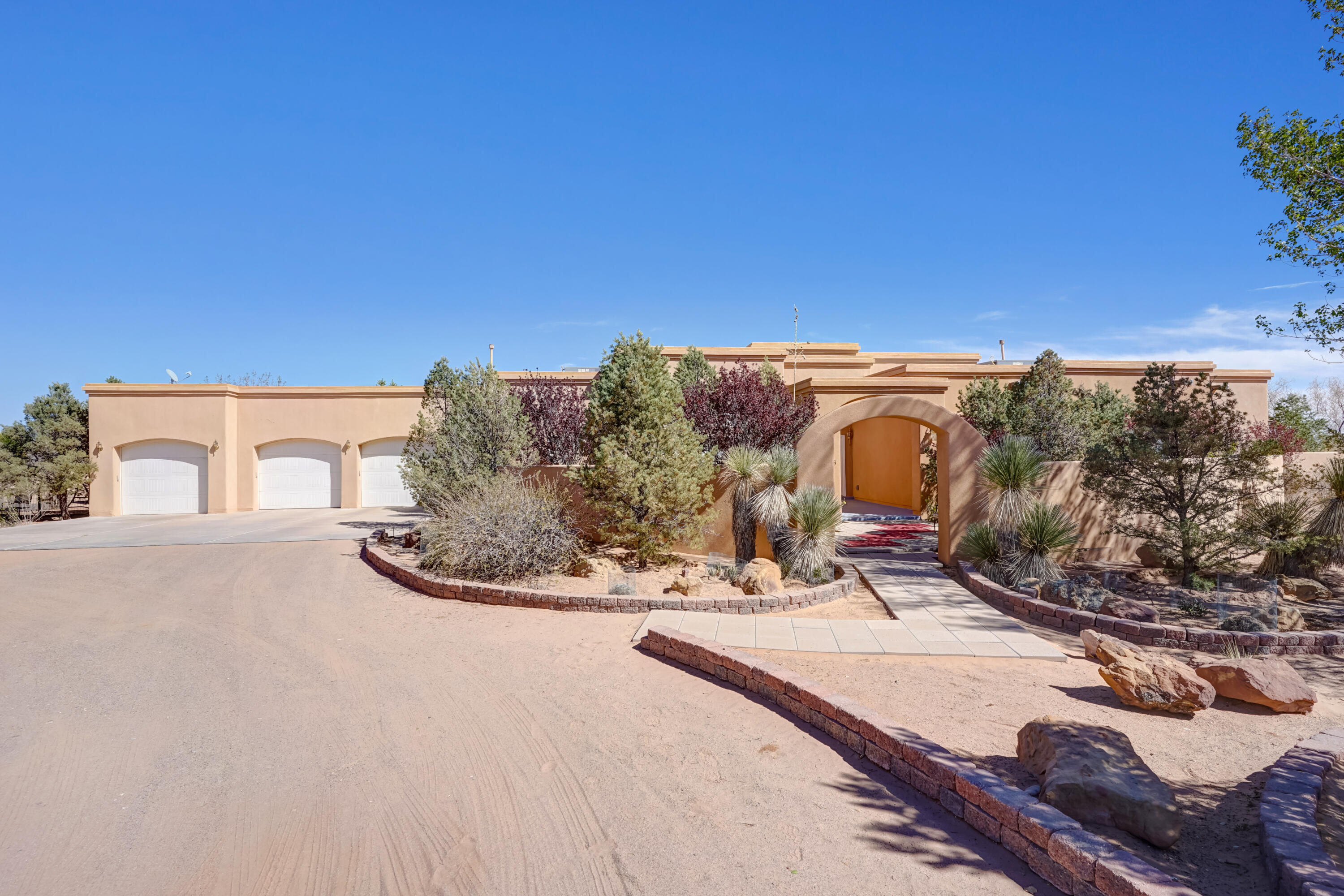 6206 Lupin Road NE, Rio Rancho, NM 87144