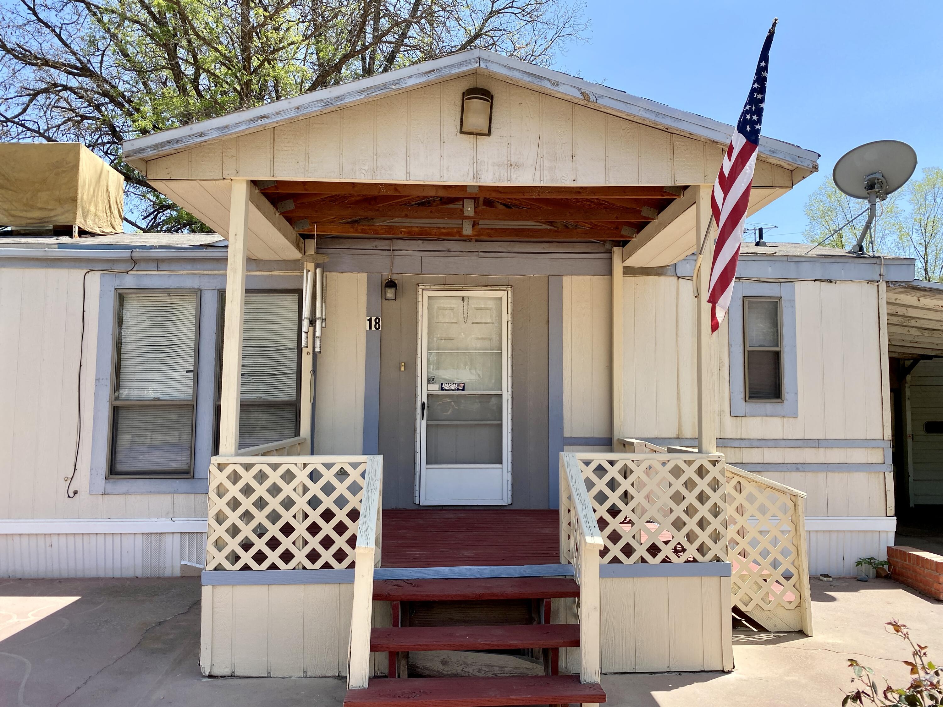 18 Mountain Laurel Street, Los Lunas, NM 87031