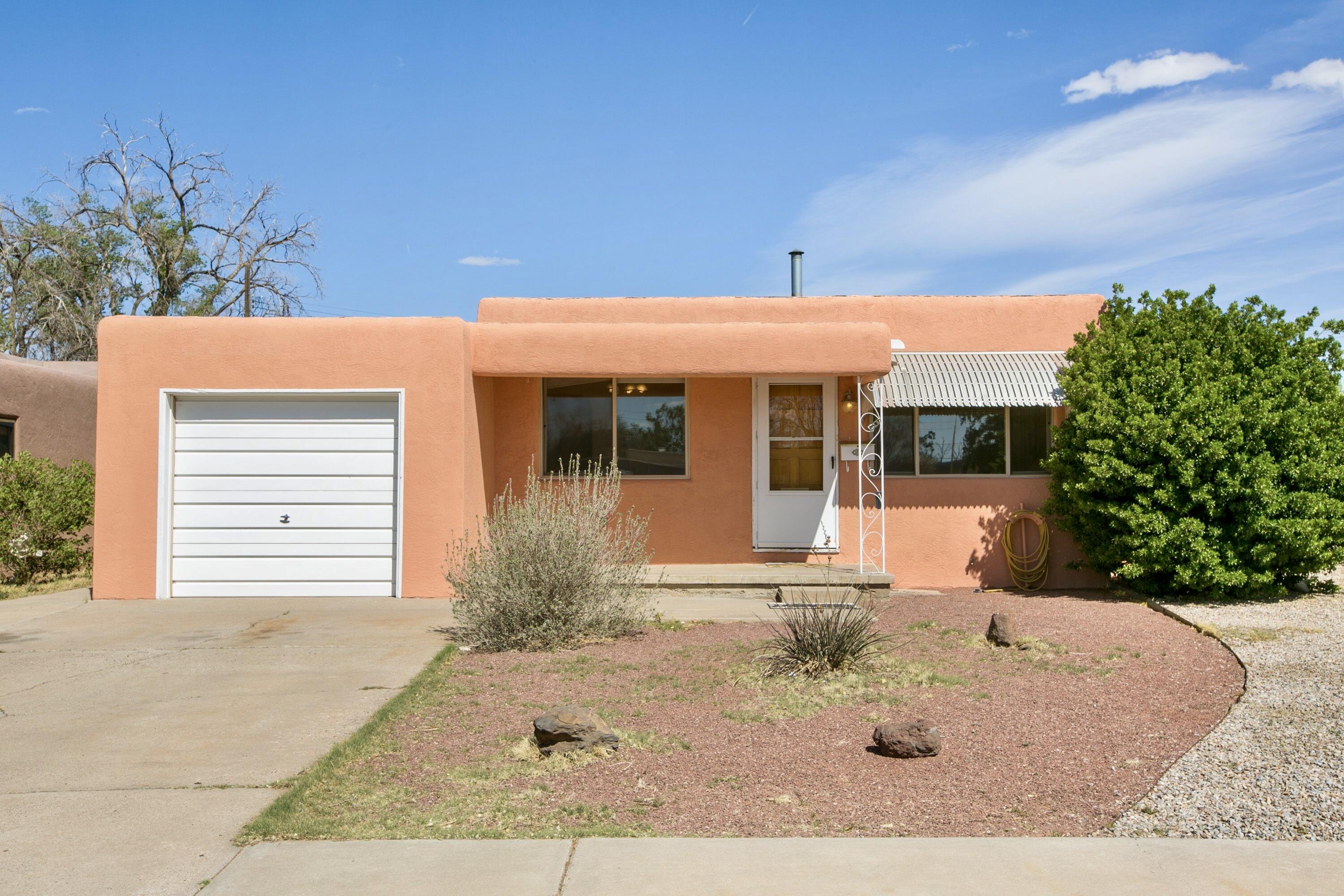 704 Georgia Street SE, Albuquerque, NM 87108