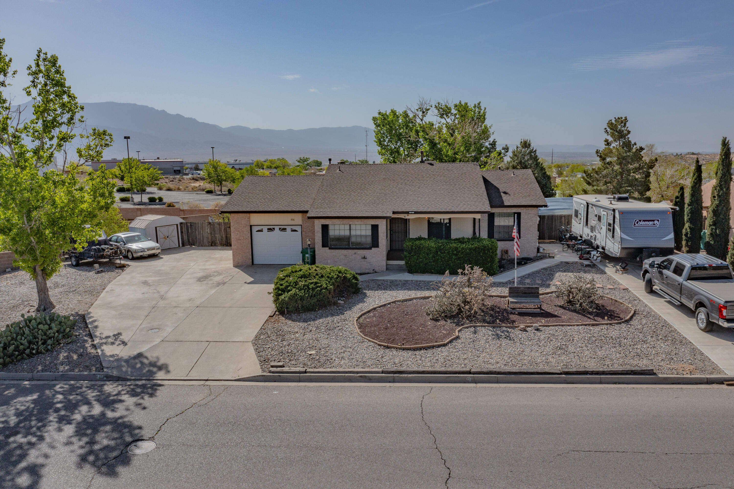 706 Saratoga Drive NE, Rio Rancho, NM 87124