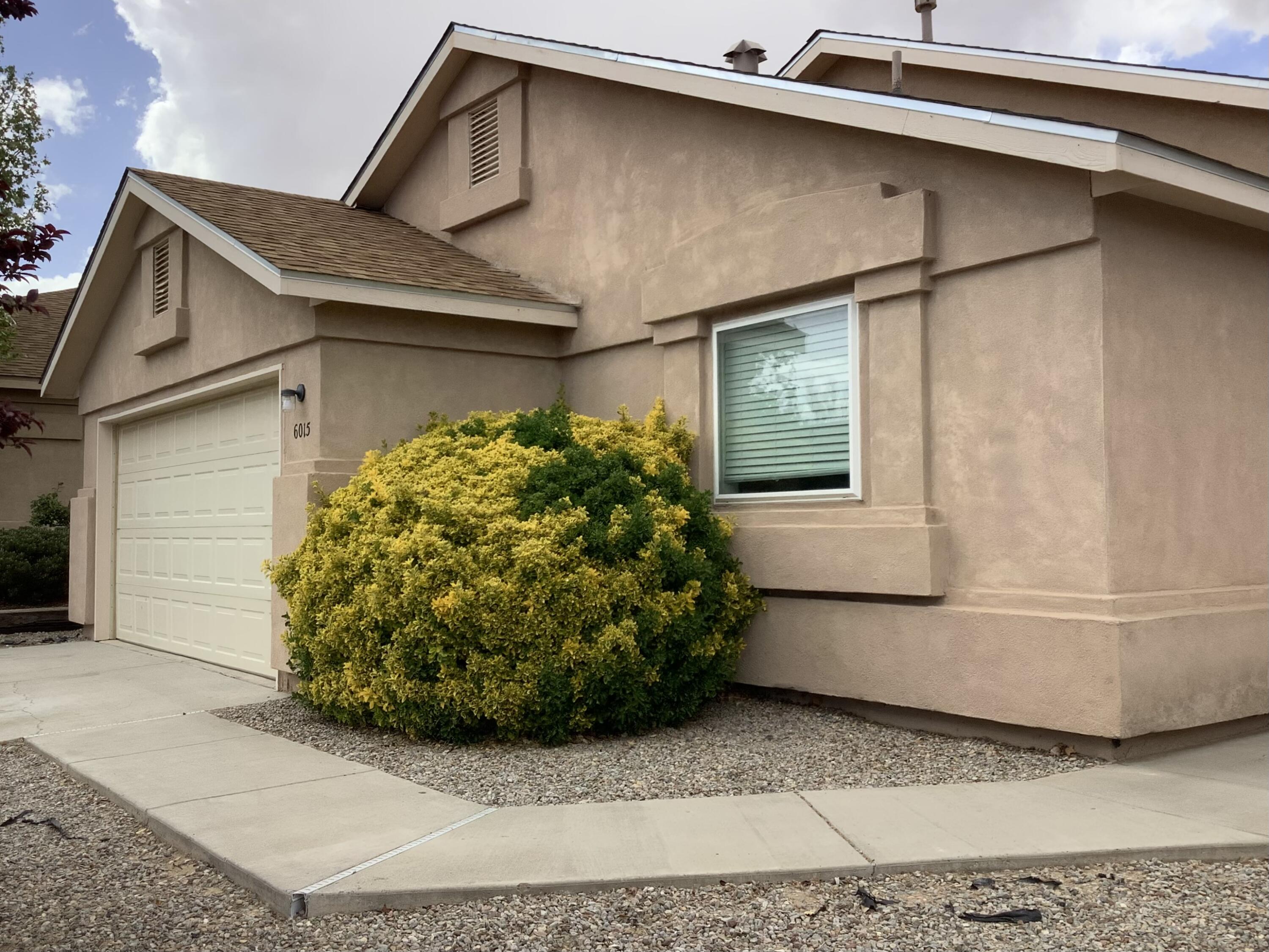 6015 Hemlock Avenue NW, Albuquerque, NM 87114