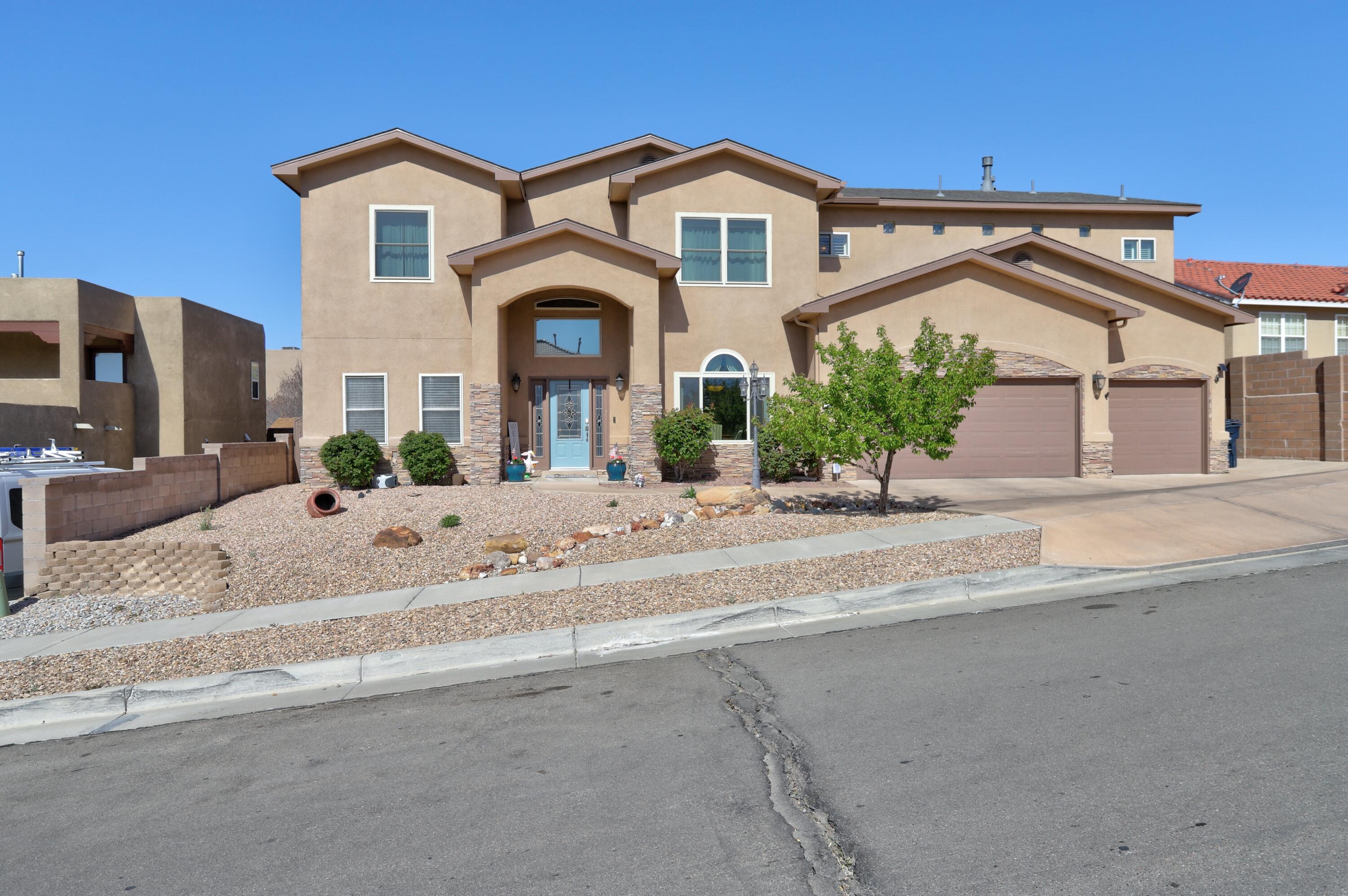 9821 Cameron Street NW, Albuquerque, NM 87114