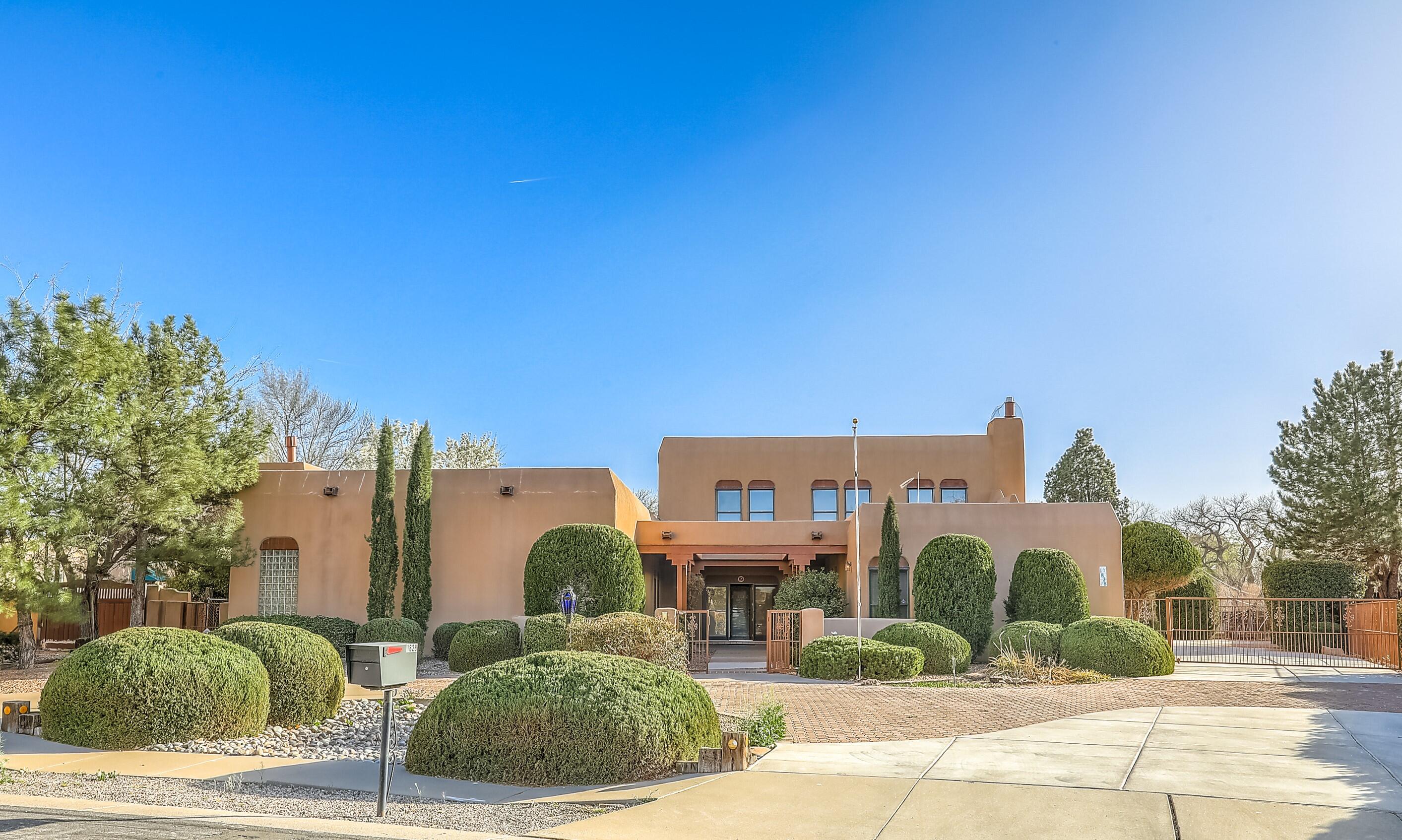 1828 Camino Raso NW, Albuquerque, NM 87107