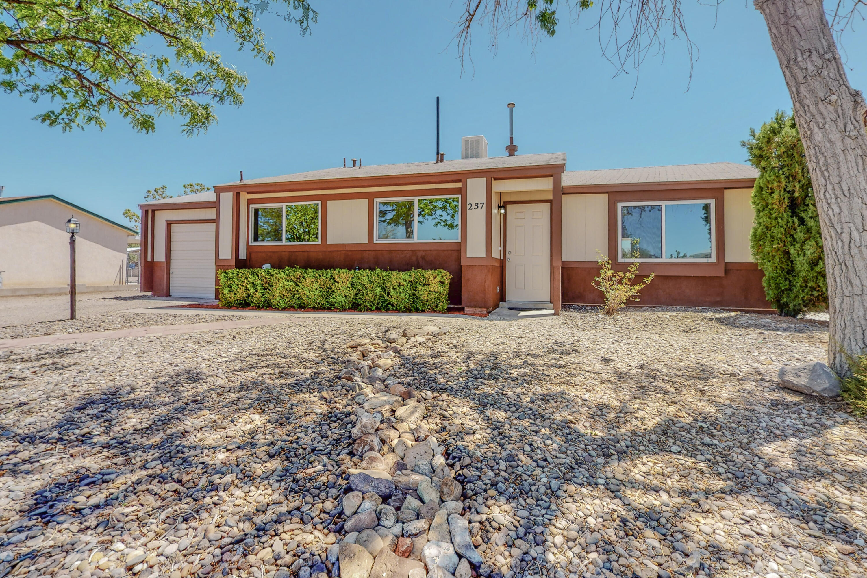 237 Timor Road SE, Rio Rancho, NM 87124