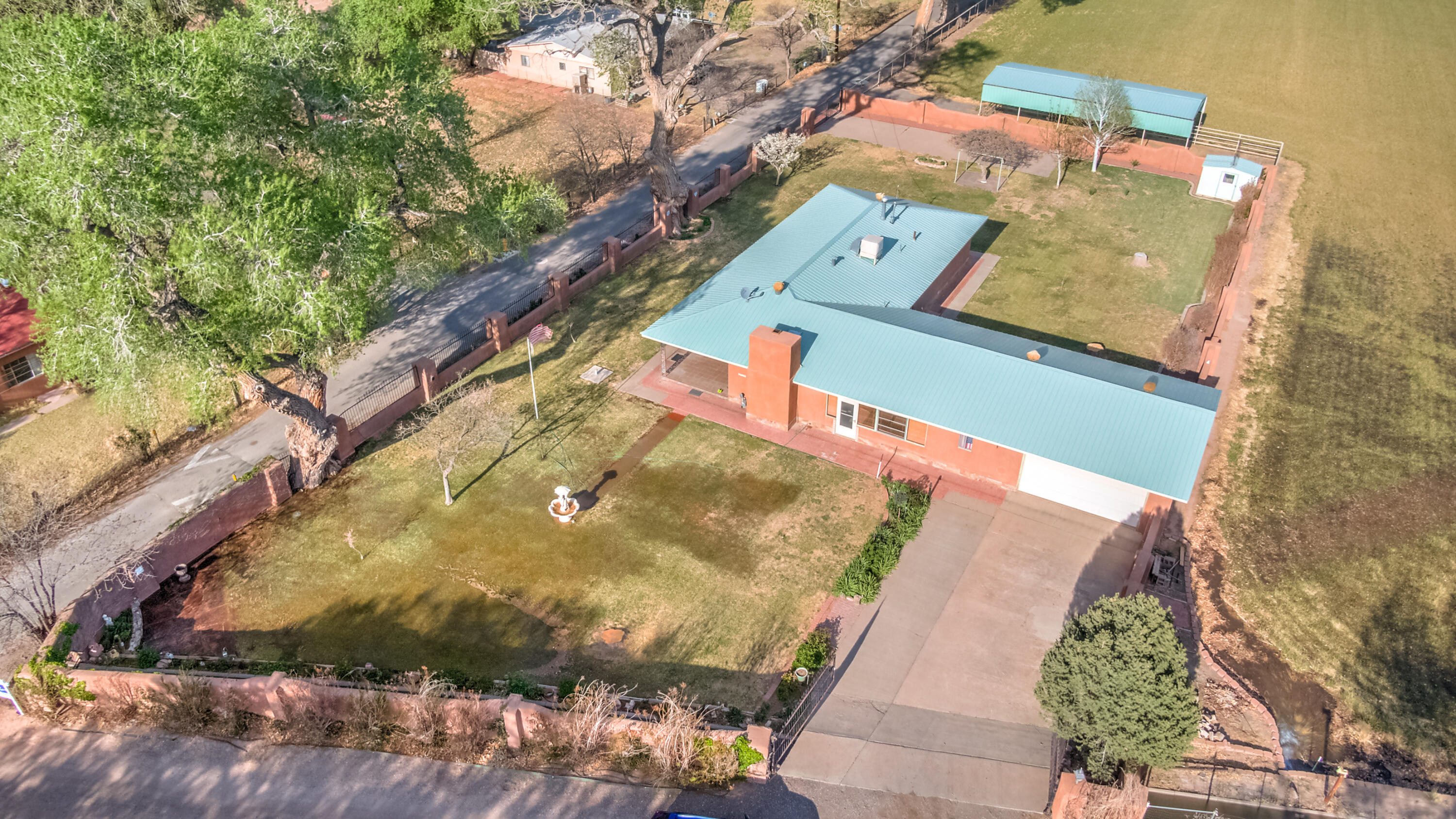 1716 Marcelino Road SW, Albuquerque, NM 87105