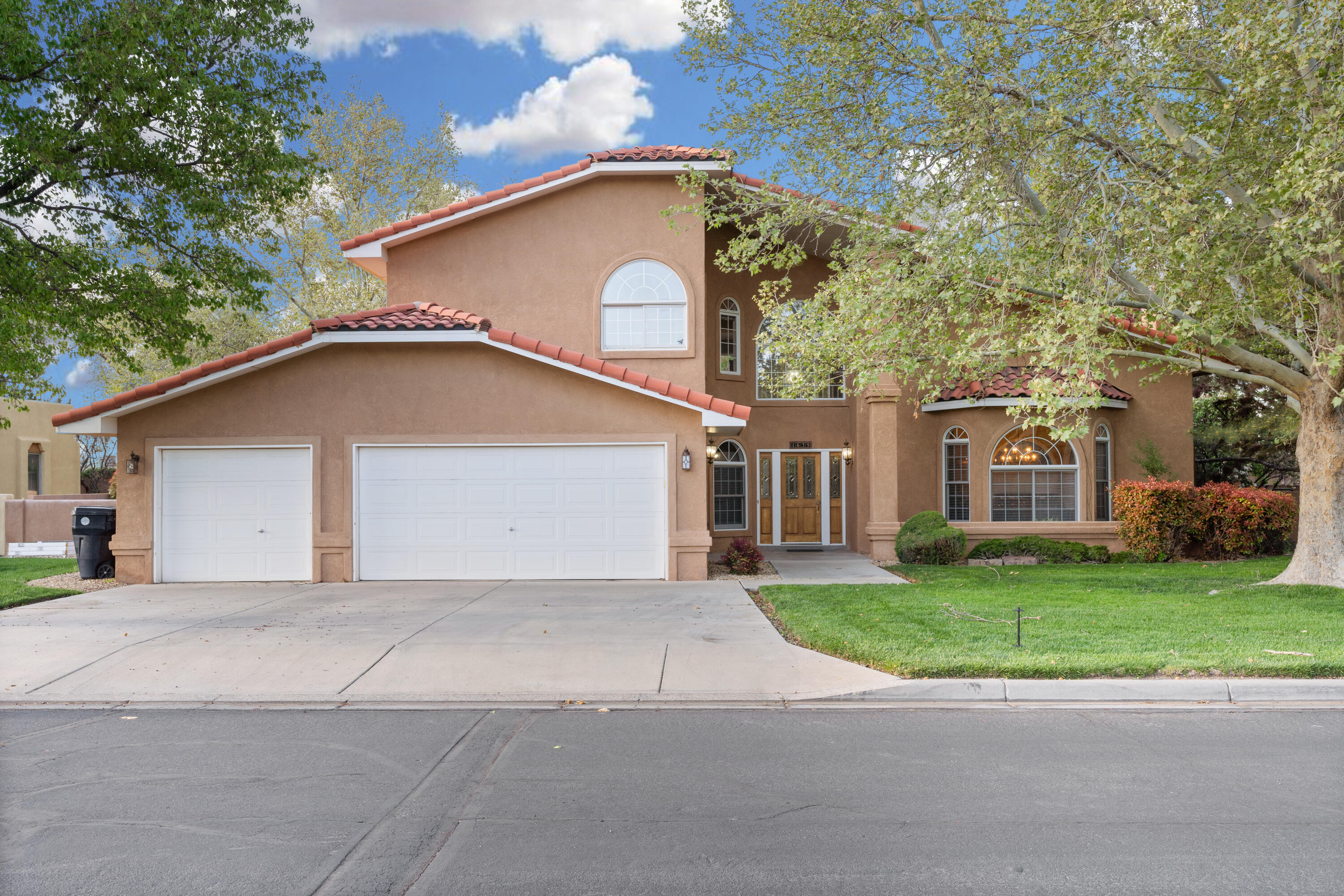 1639 Tierra Del Rio NW, Albuquerque, NM 87107
