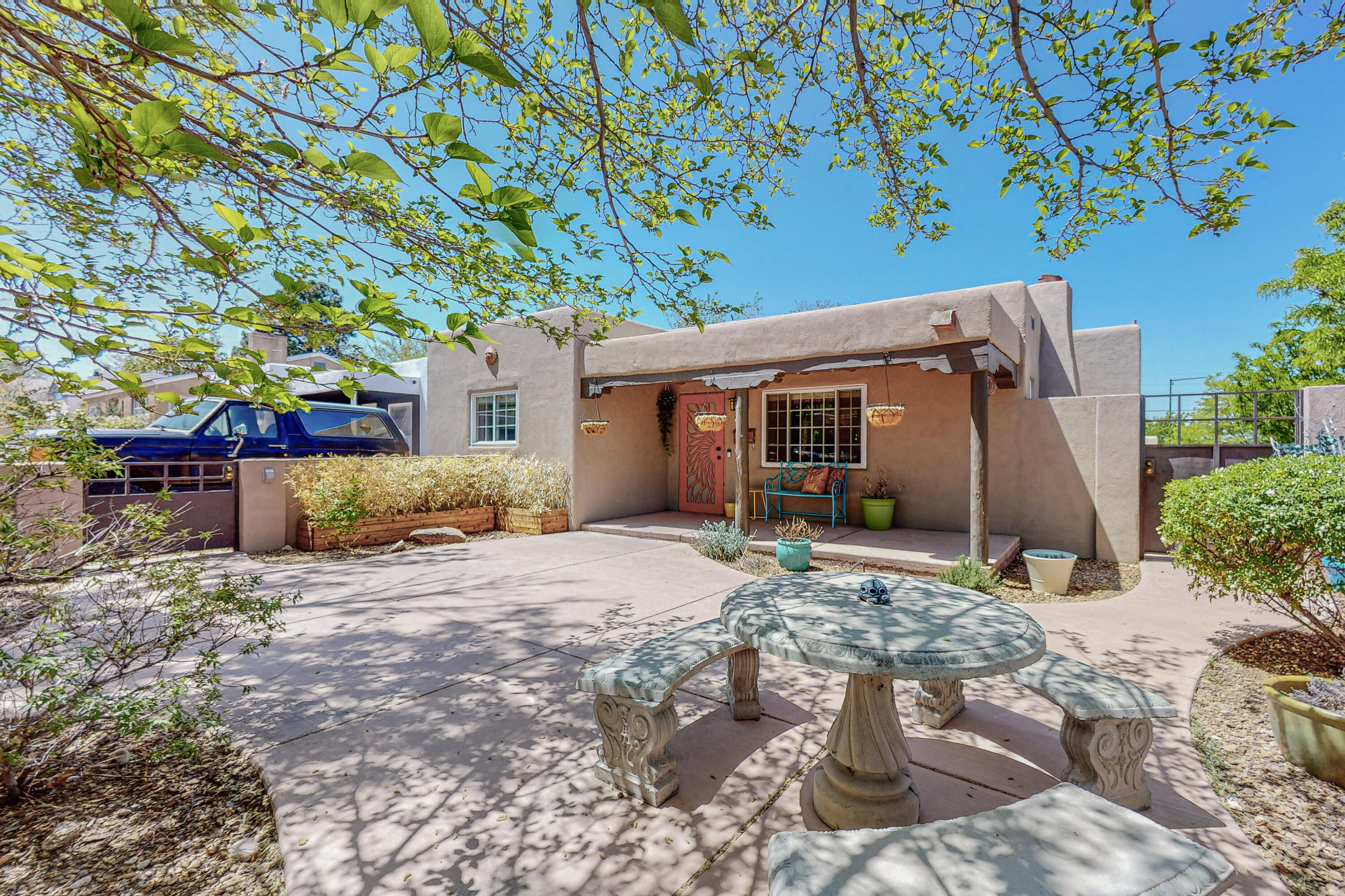 401 Wellesley Drive SE, Albuquerque, NM 87106