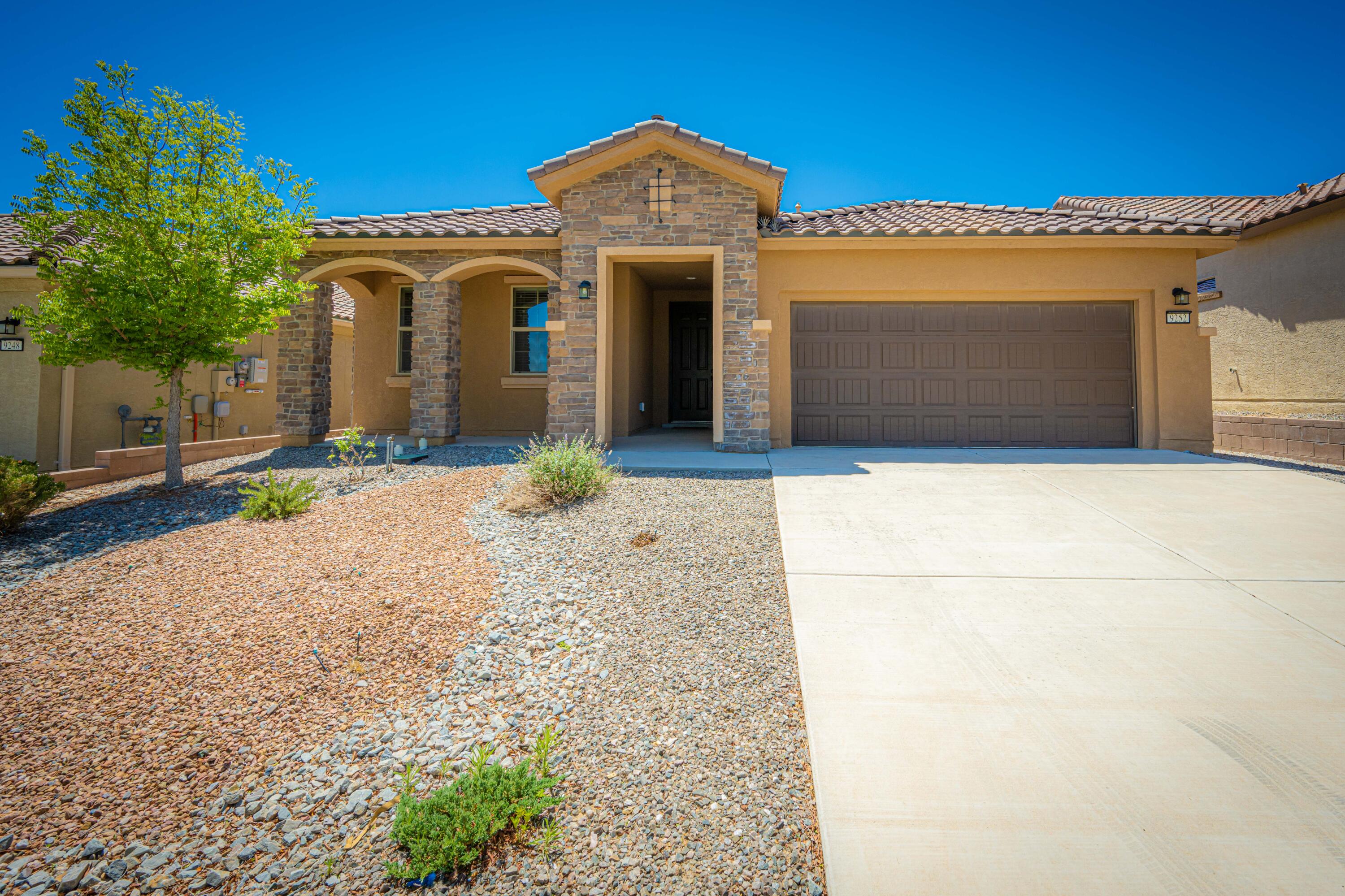 9252 Bear Lake Way NW, Albuquerque, NM 87120