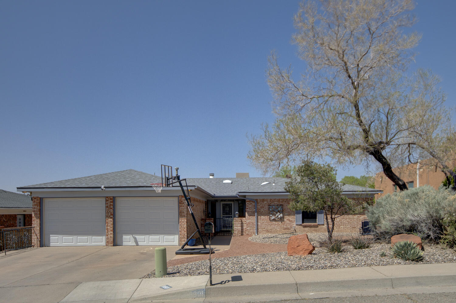 9901 Lorelei Lane NE, Albuquerque, NM 87111