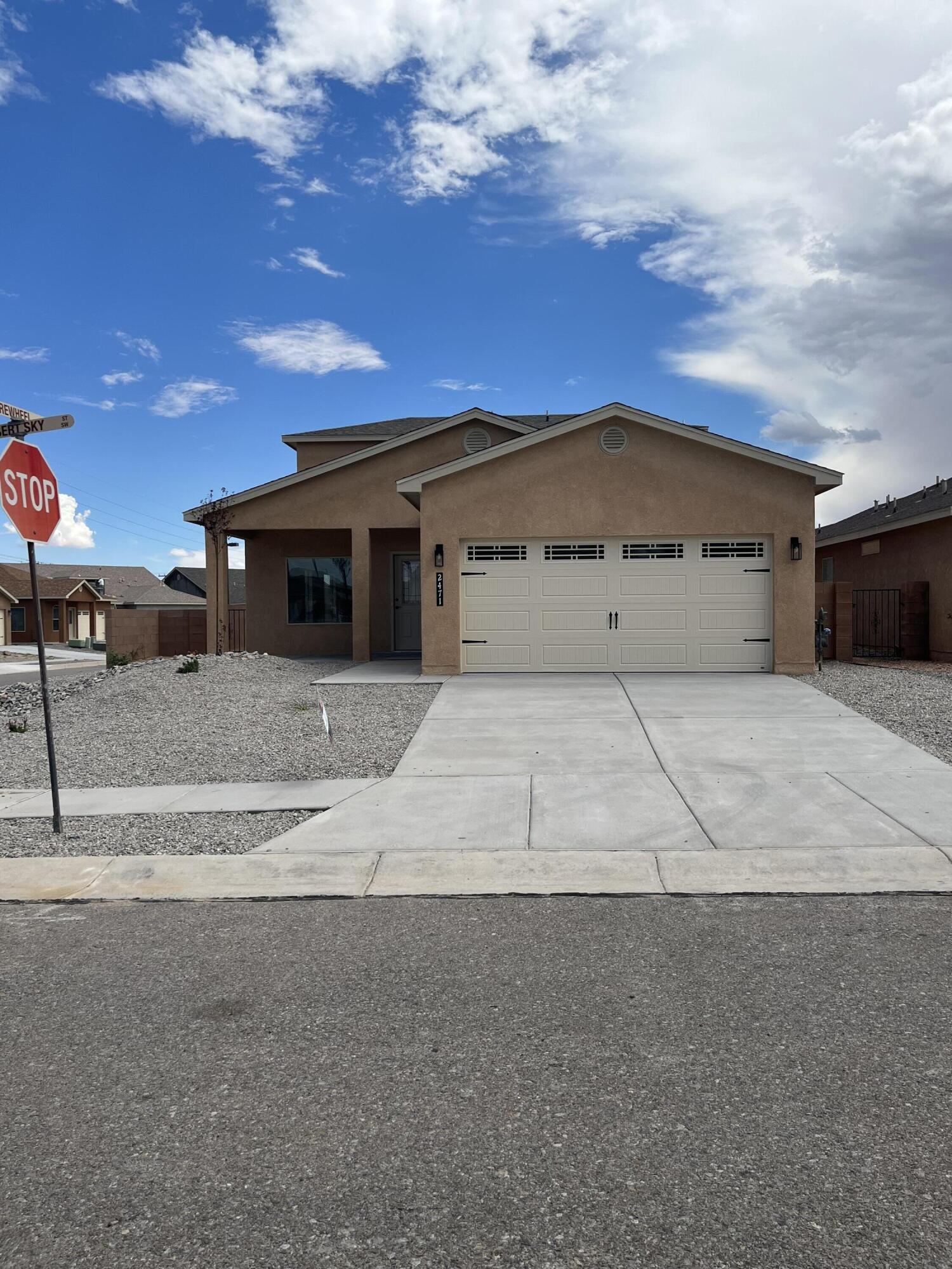 2471 Desert Sky Street SW, Los Lunas, NM 87031