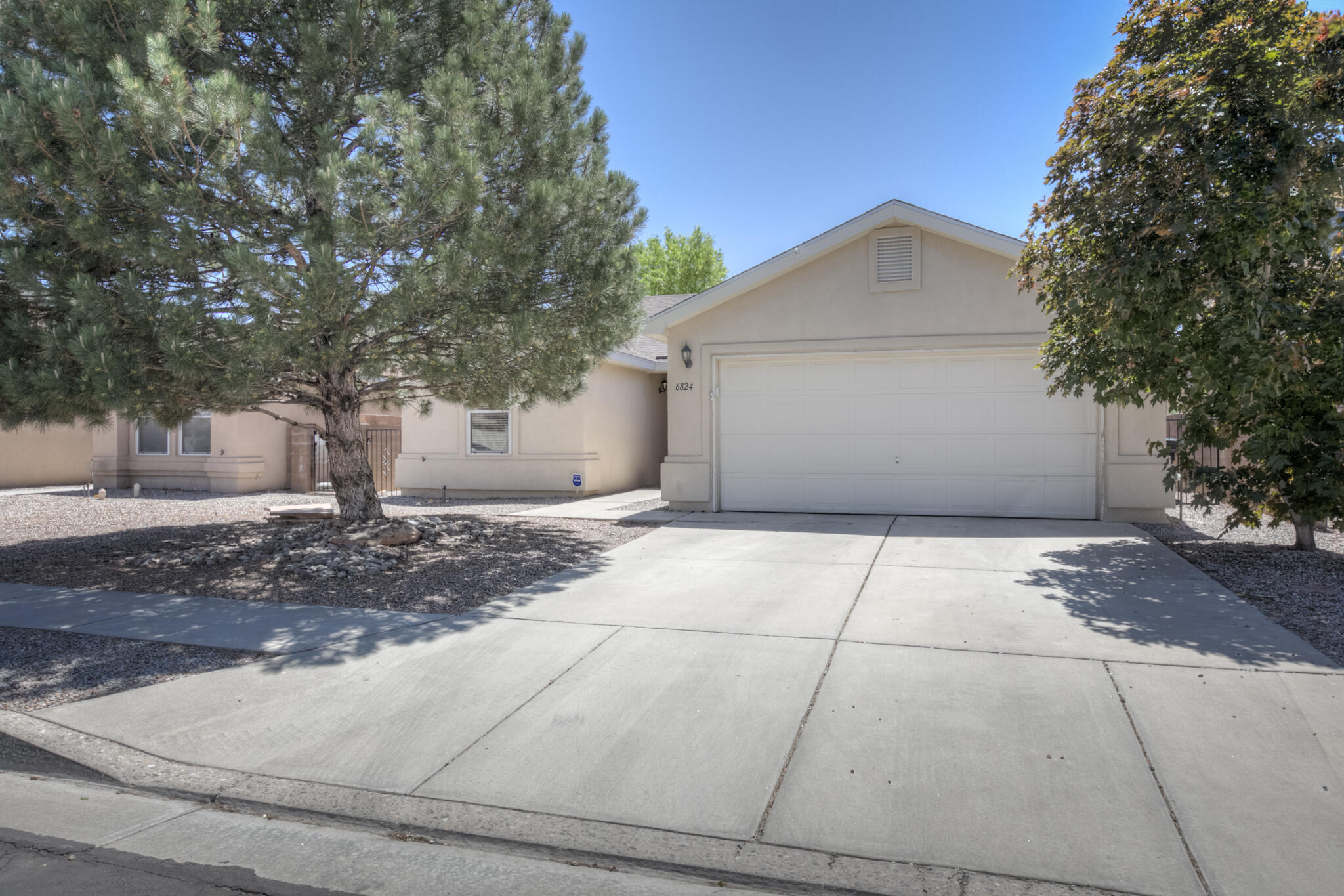 6824 La Rocca Road NW, Albuquerque, NM 87114