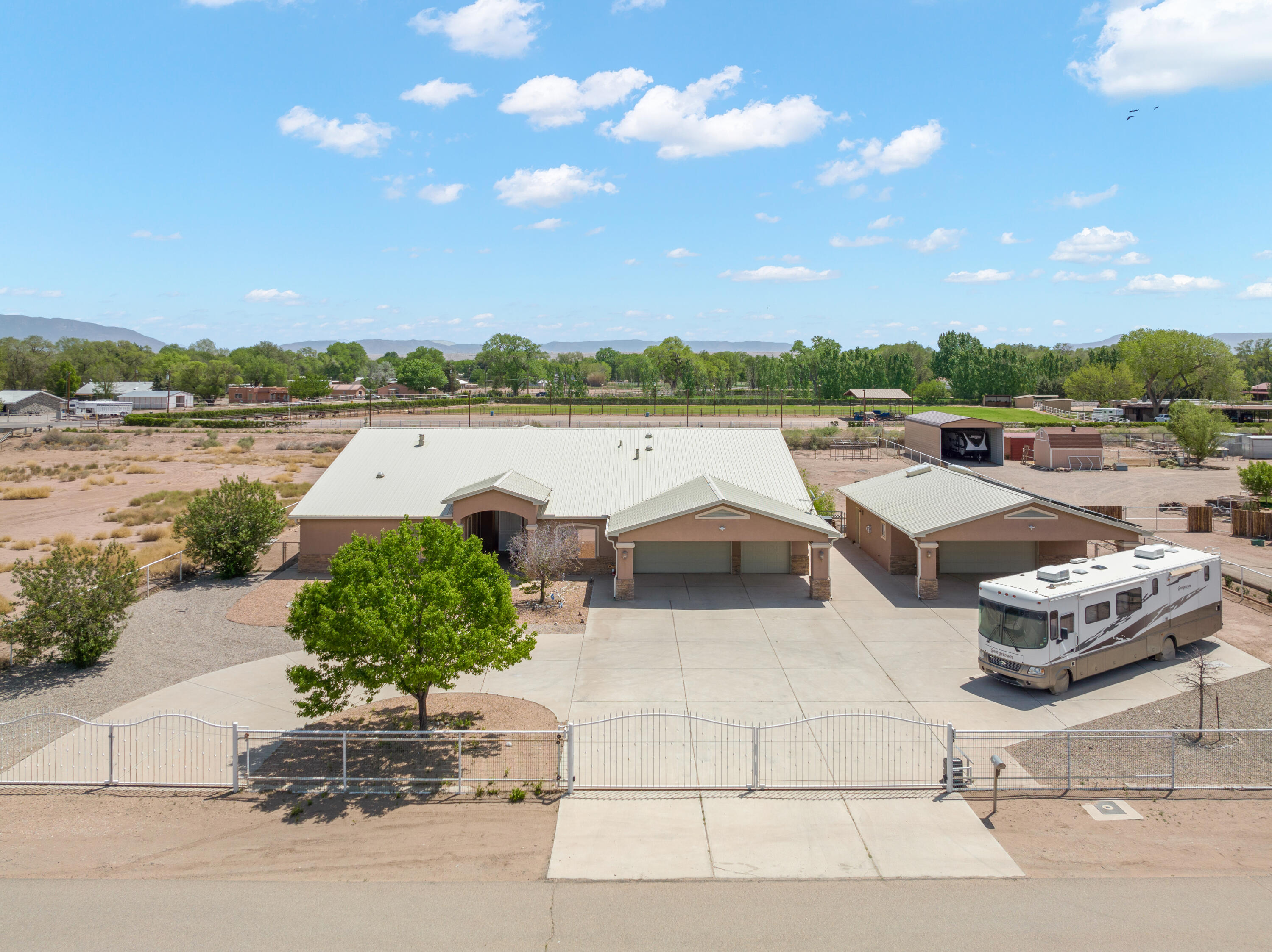 5508 Don Felipe Place SW, Albuquerque, NM 87105