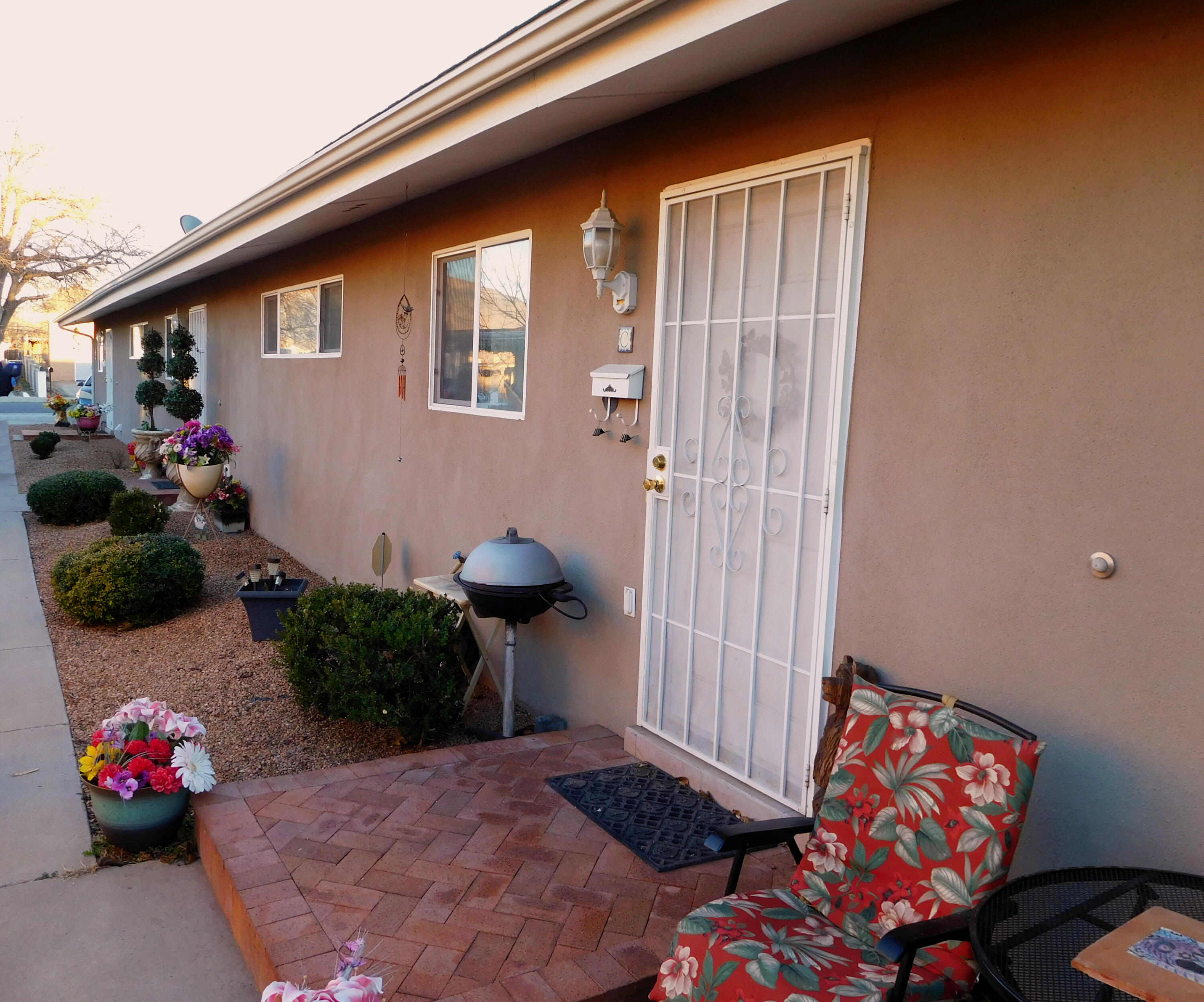 425 California Street SE, Albuquerque, NM 87108