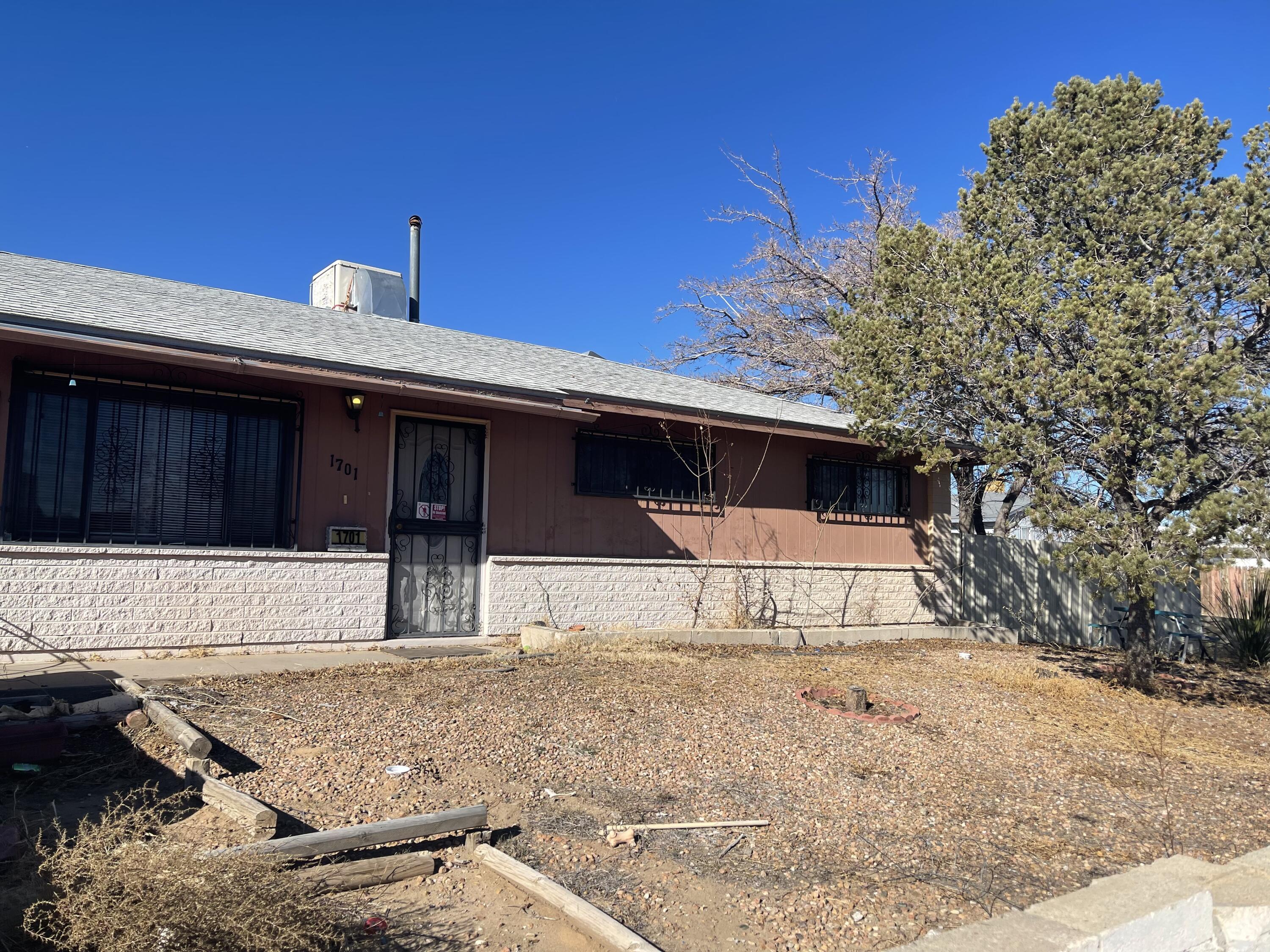 1701 Delgado Drive SW, Albuquerque, NM 87121