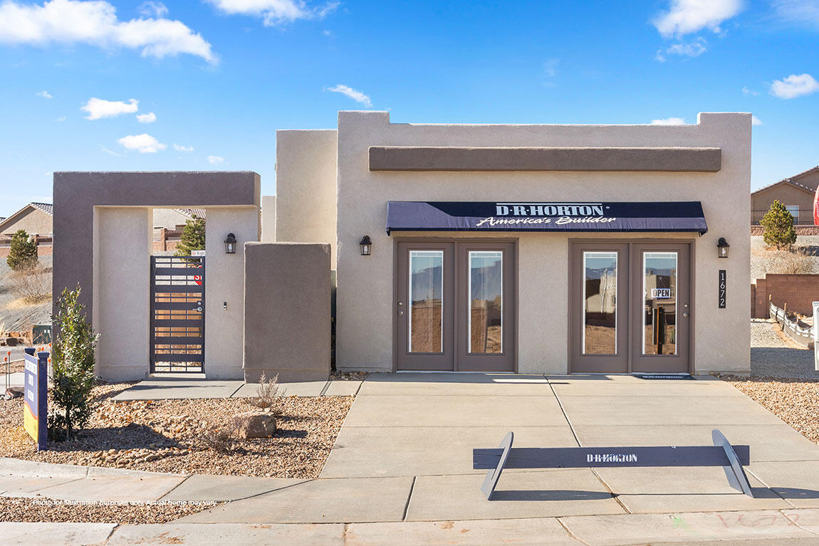 1647 Tierra Verde Loop, Los Lunas, NM 87031