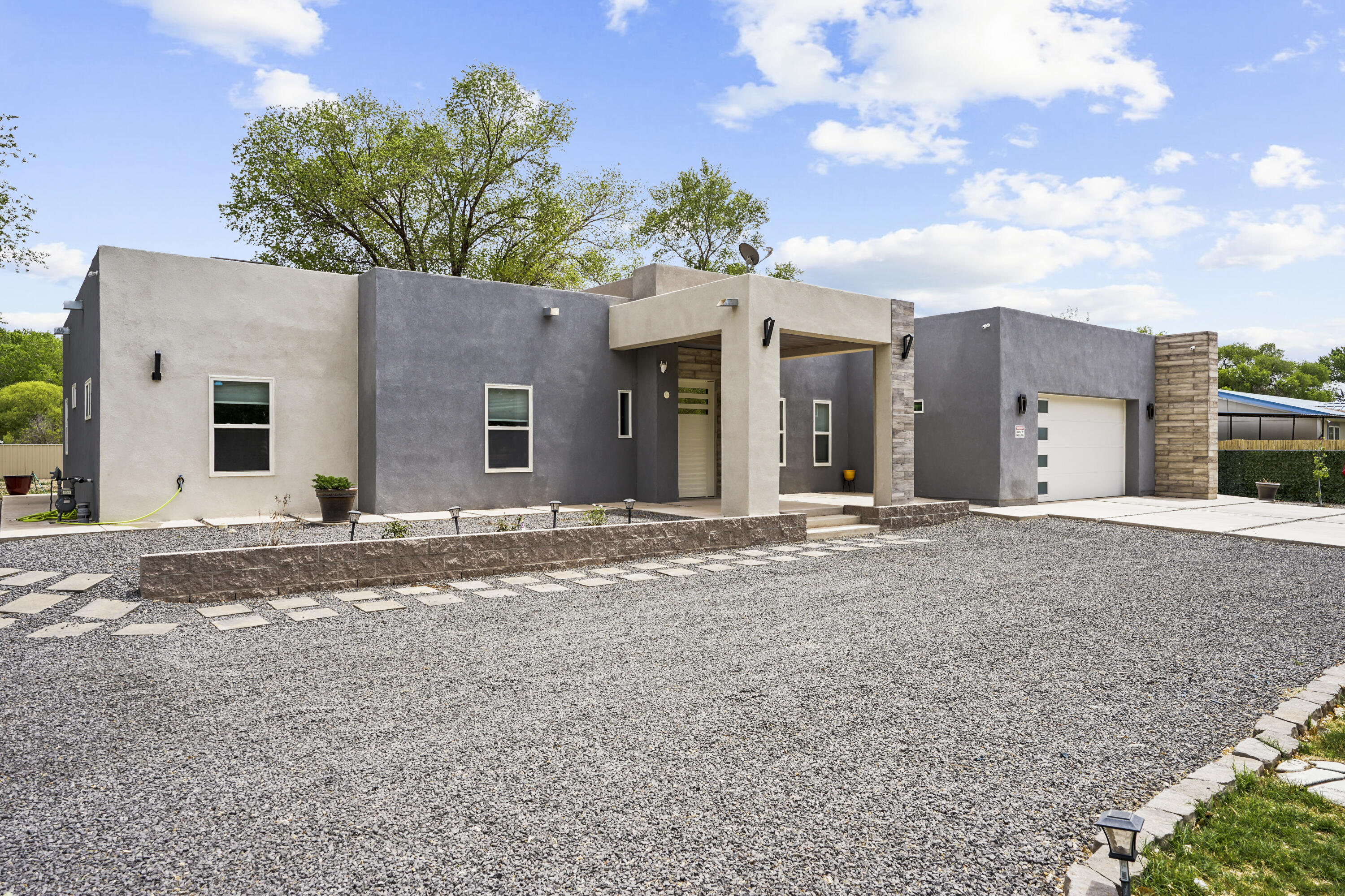 1640 Alpine Lane, Bosque Farms, NM 87068