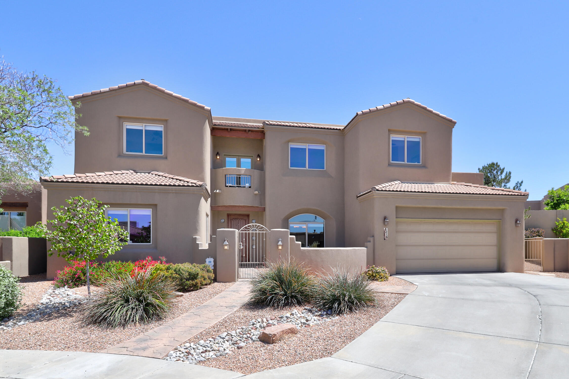 8216 Grape Vine Court NE, Albuquerque, NM 87122