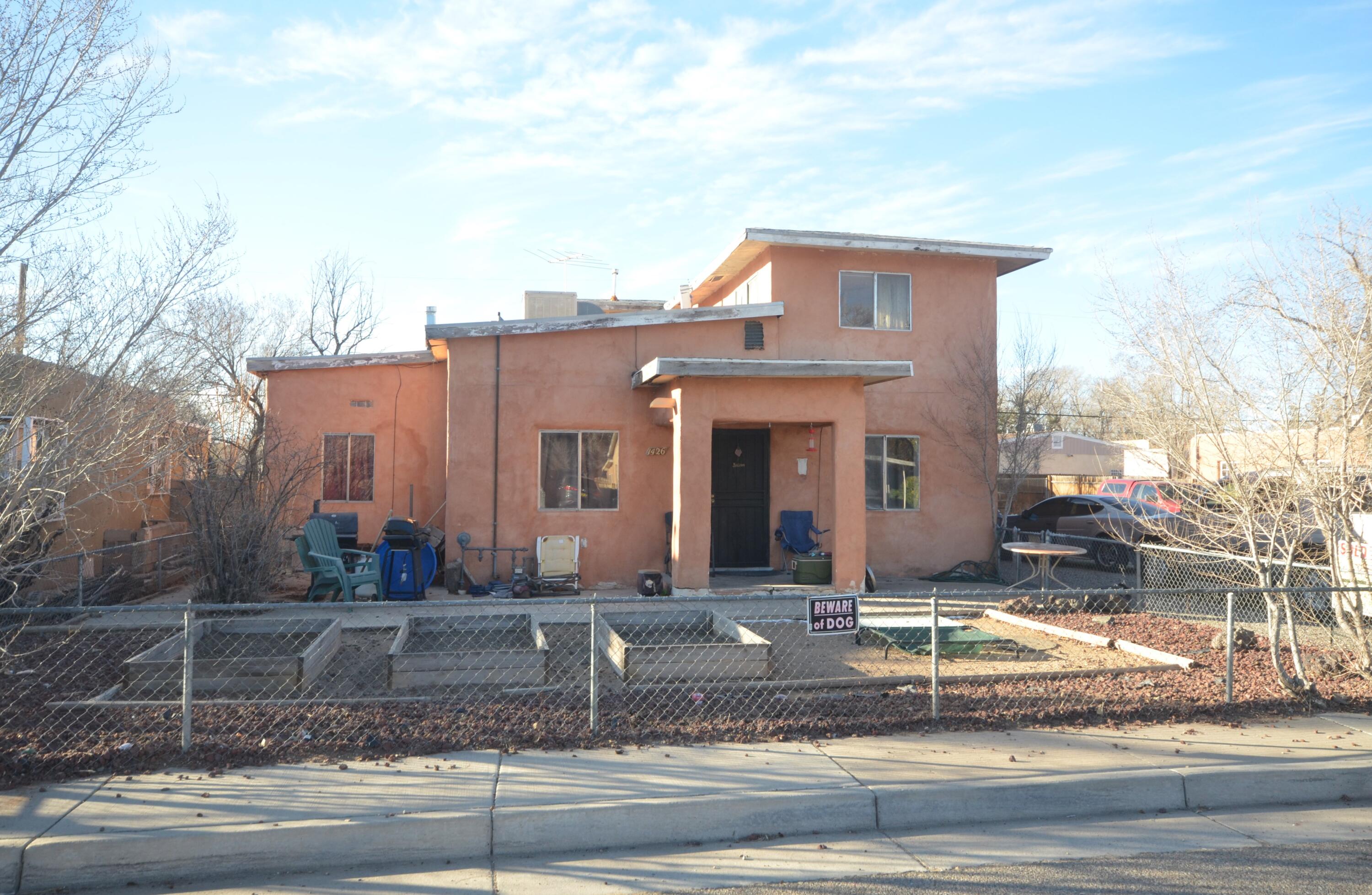 1426 Phoenix Avenue NW, Albuquerque, NM 87107