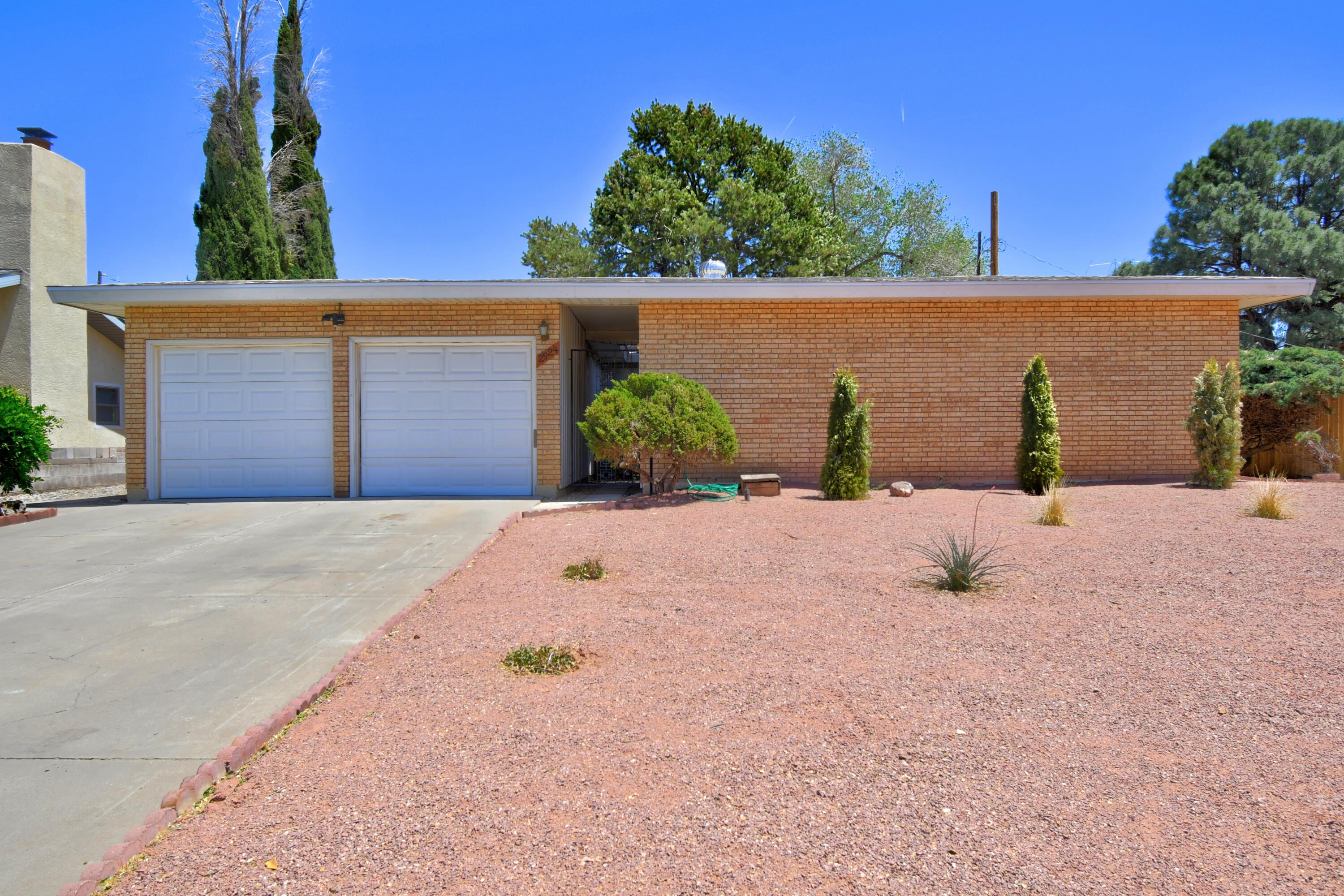 2924 Dallas Street NE, Albuquerque, NM 87110