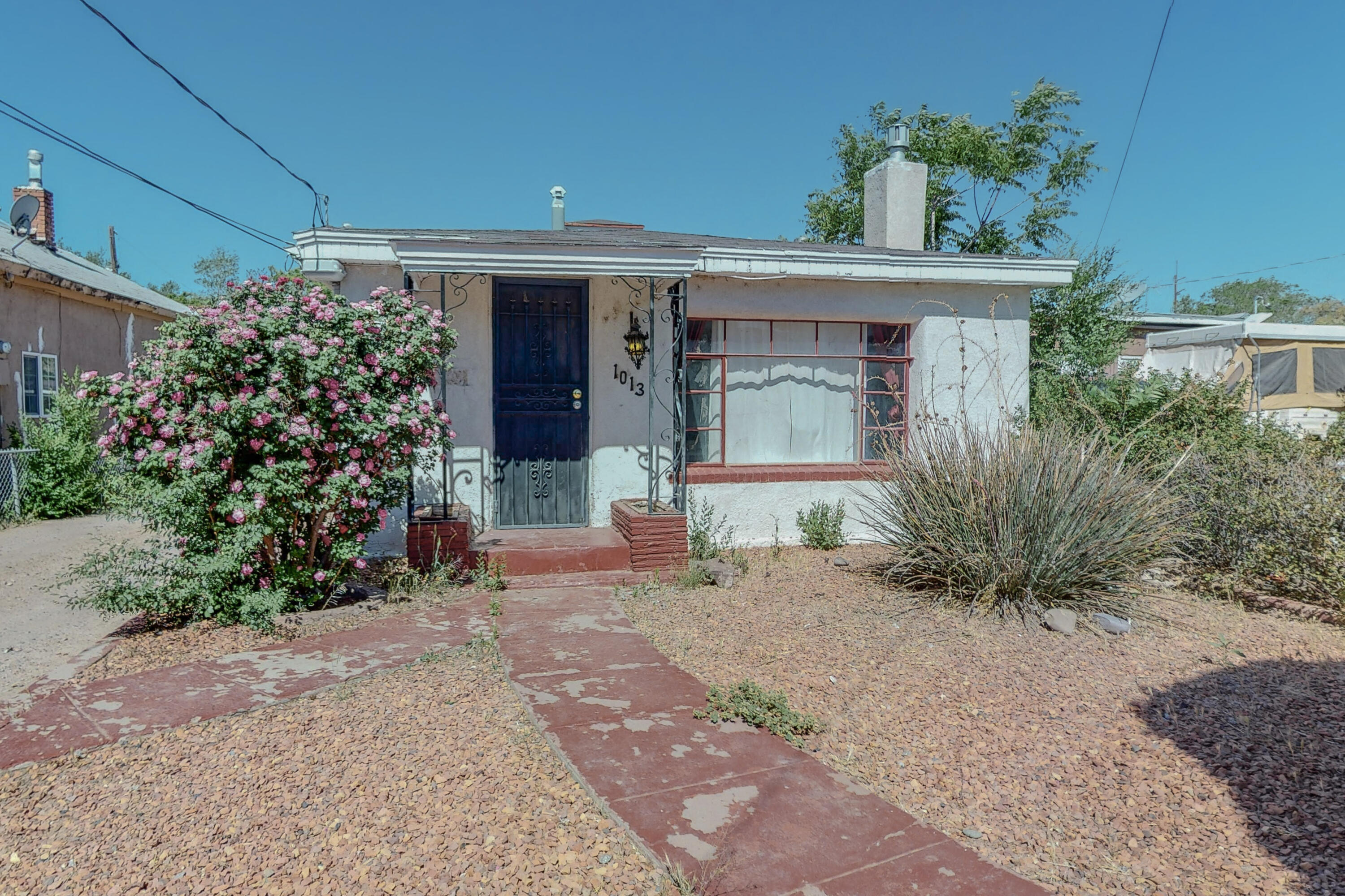 1013 Edith Street NE, Albuquerque, NM 87102