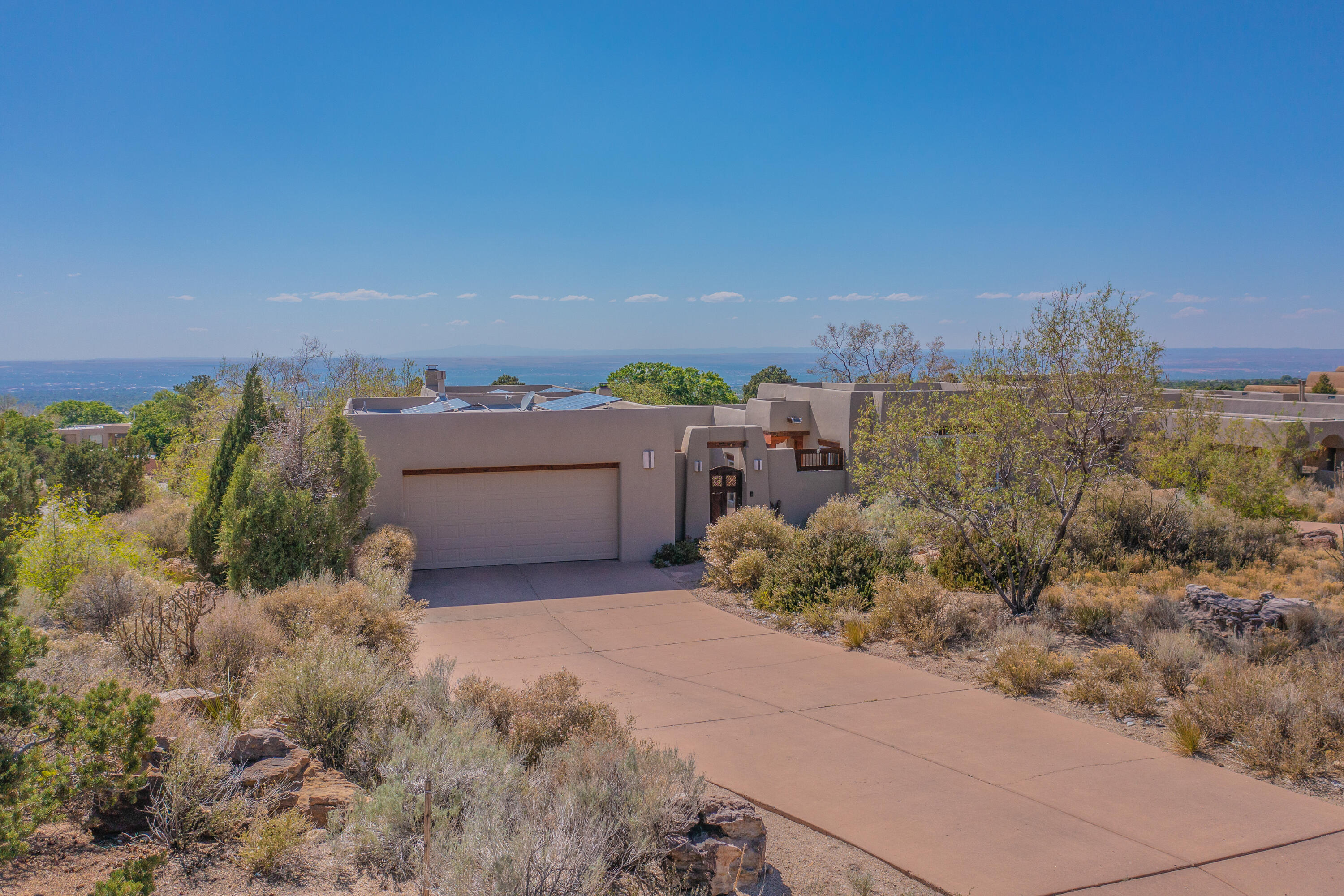 5001 Cresta Del Sur Court NE, Albuquerque, NM 87111