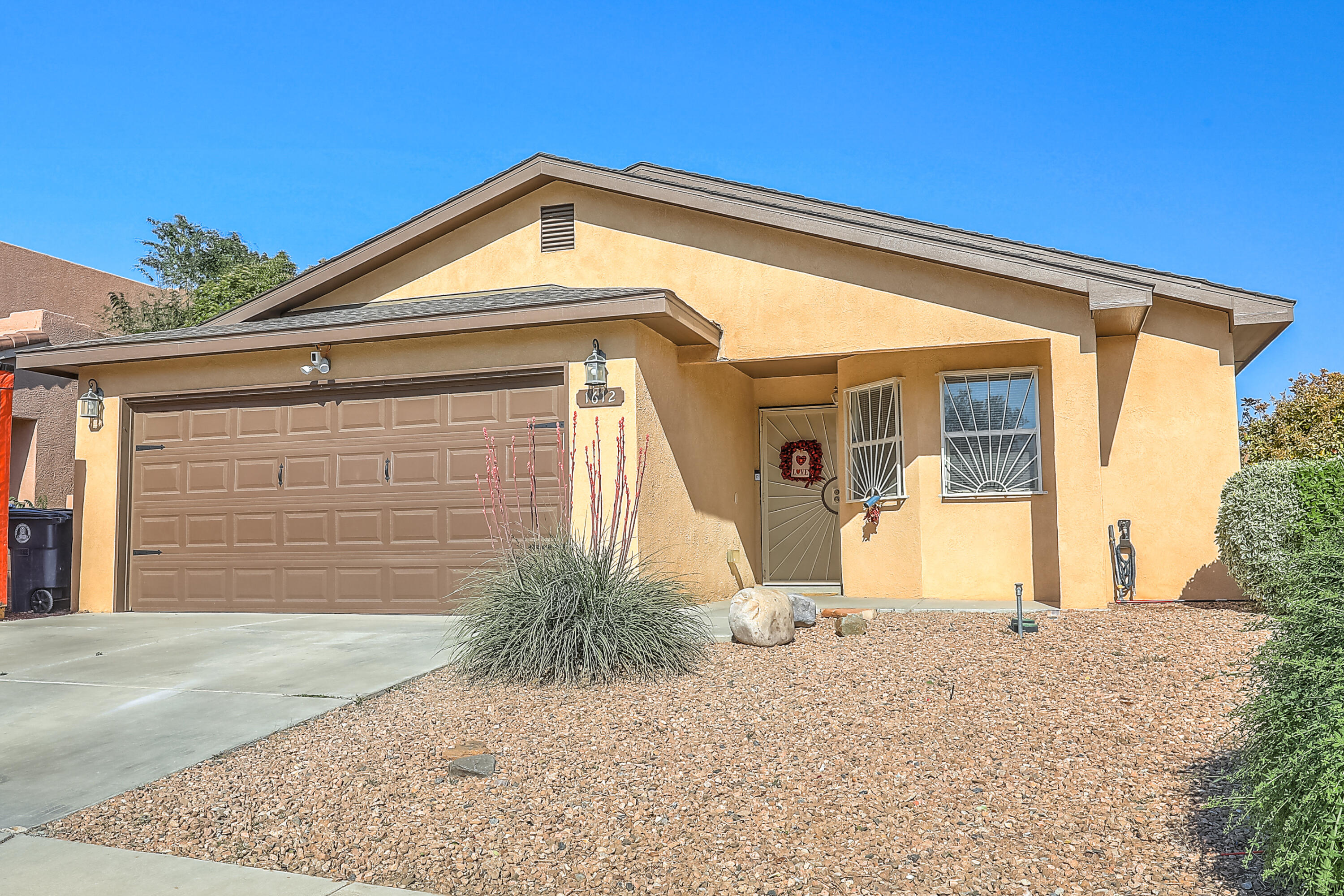 1612 Don Santos Street SW, Albuquerque, NM 87121