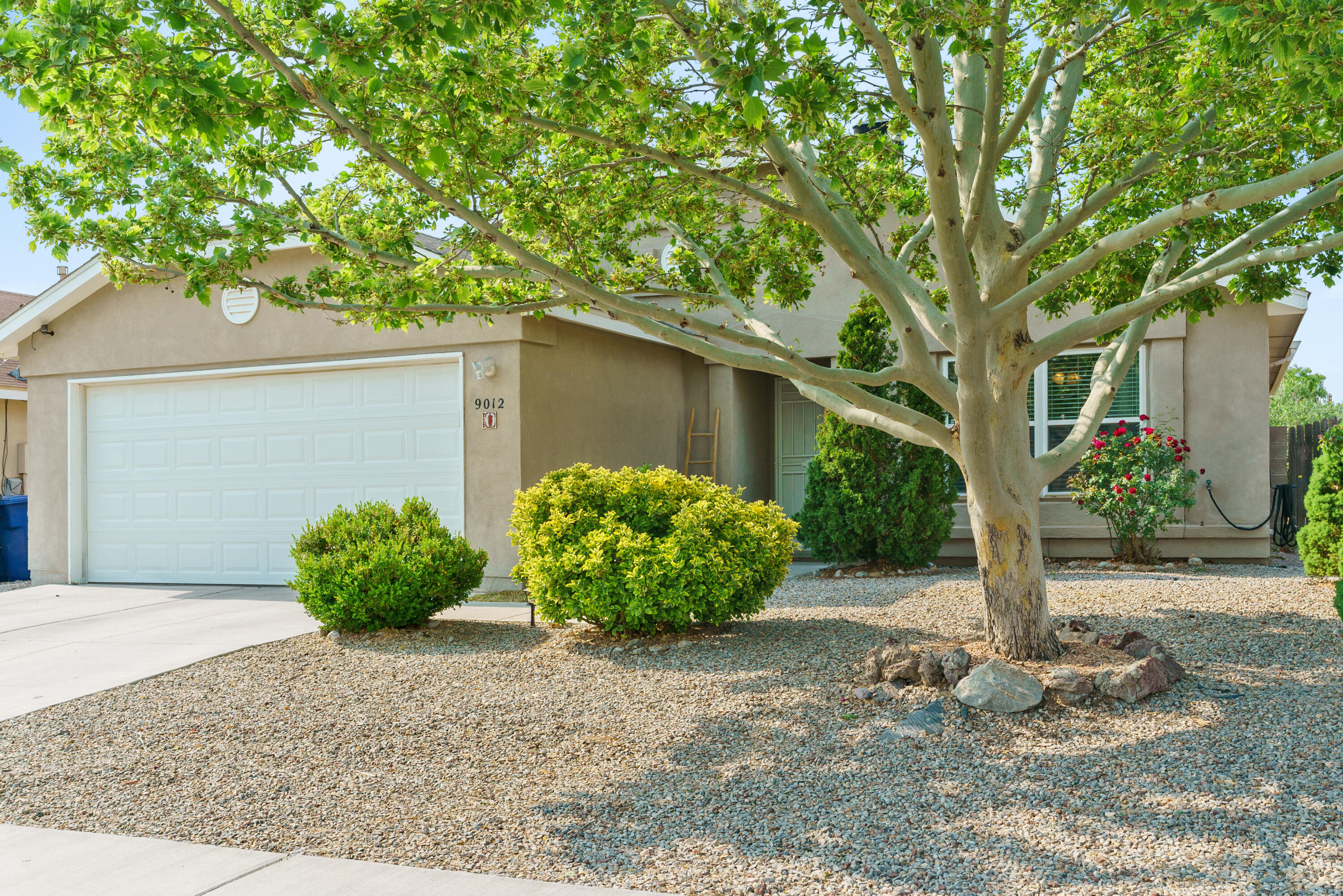 9012 Twin Harbor Avenue NW, Albuquerque, NM 87121