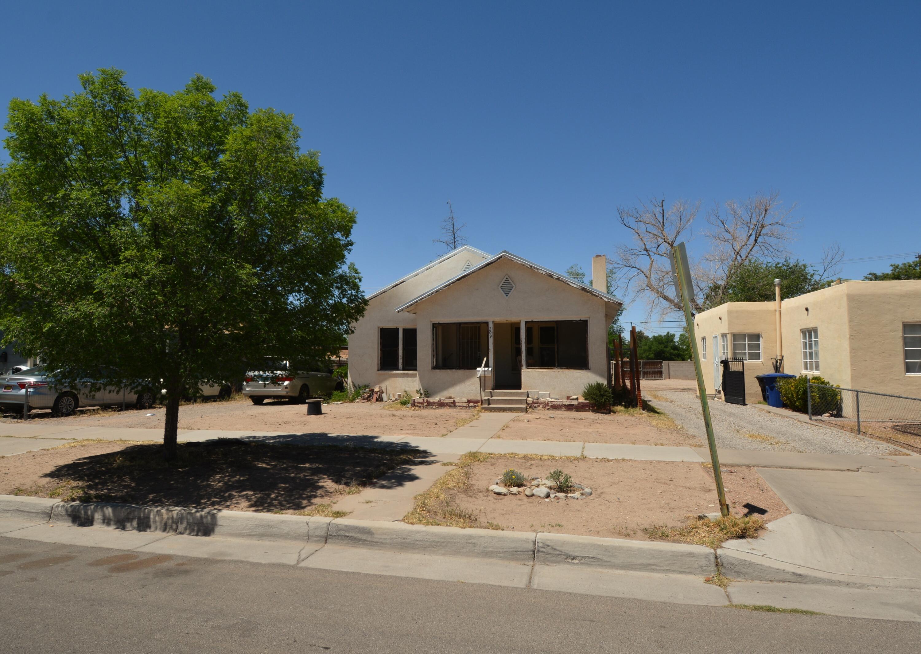 209 Harvard Drive SE, Albuquerque, NM 87106