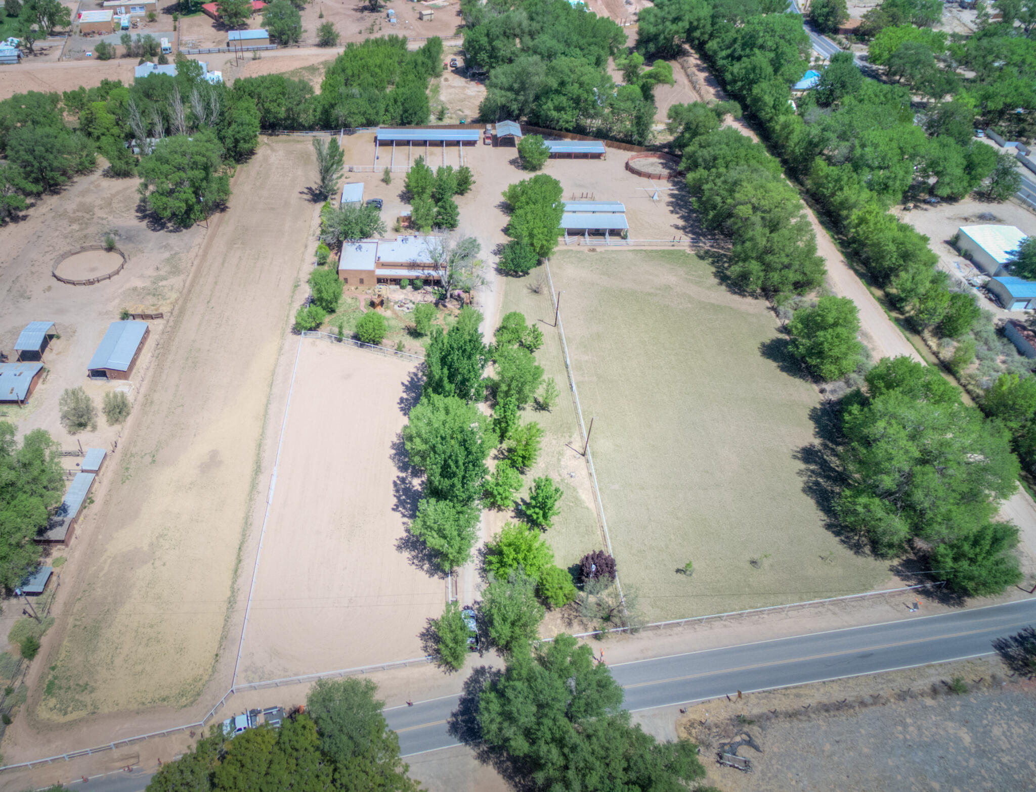 99 Molina Road, Peralta, NM 87042