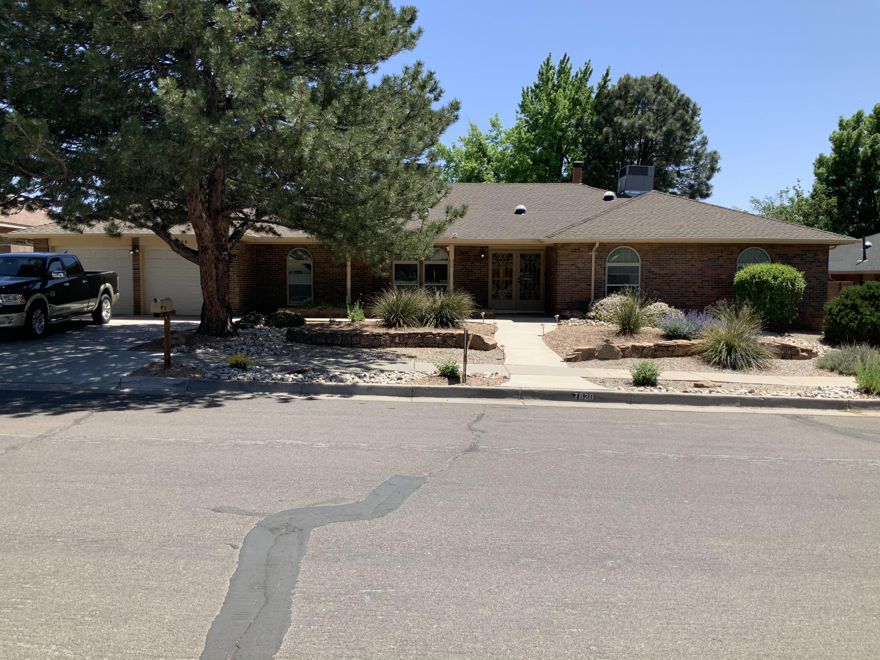 7820 American Heritage Drive NE, Albuquerque, NM 87109