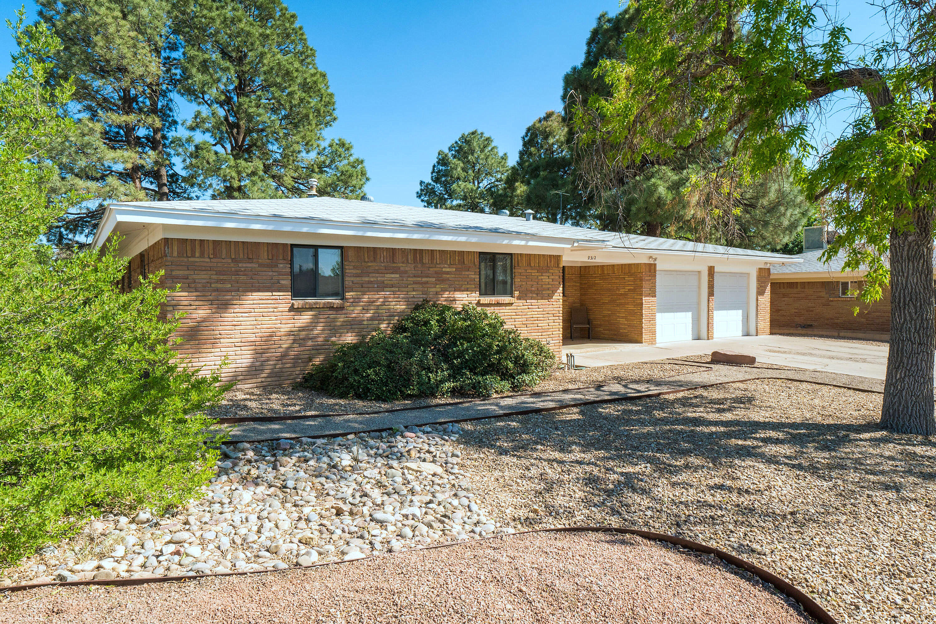 8312 Delaware Street NE, Albuquerque, NM 87110