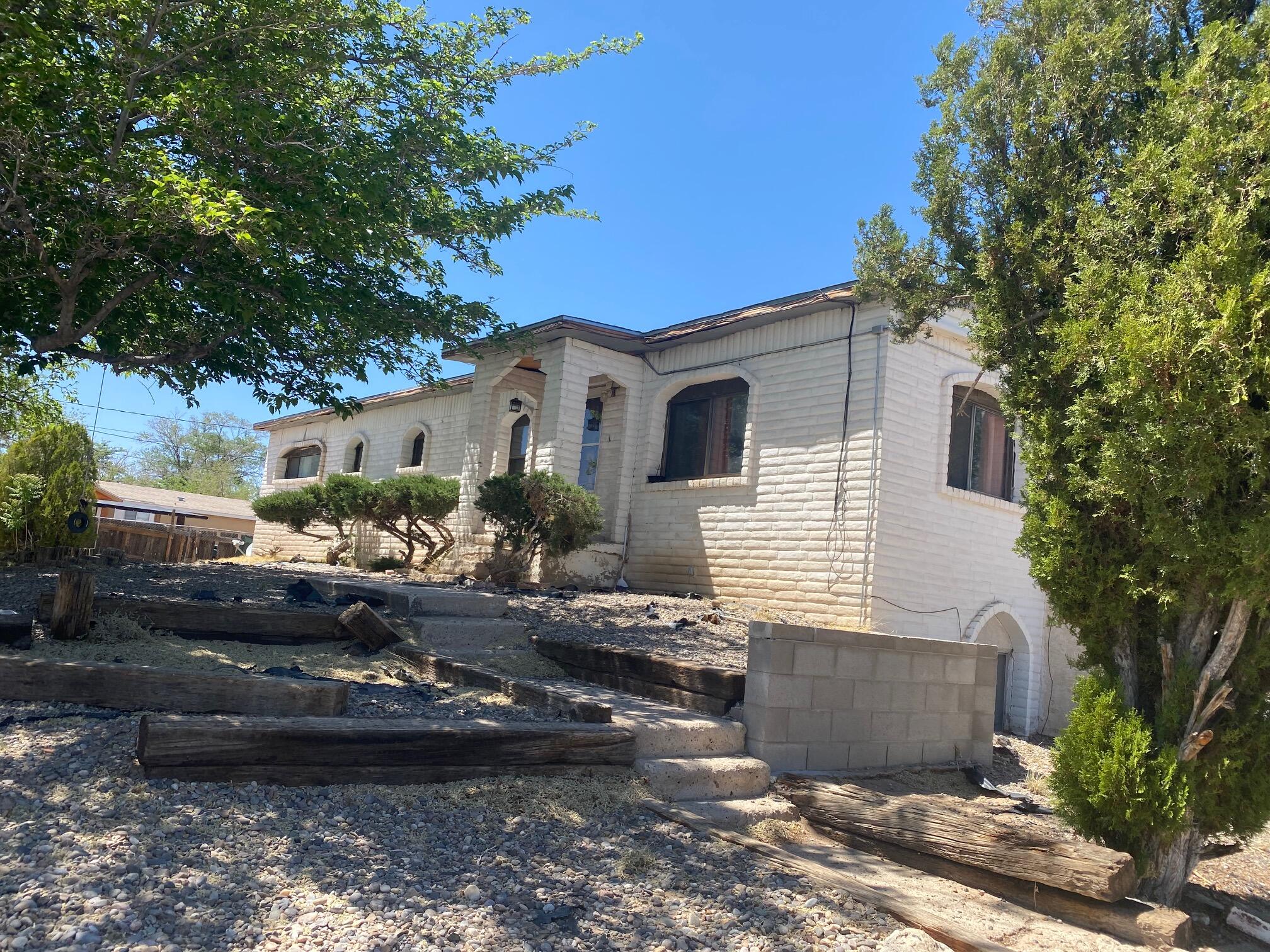 5395 Raglin Avenue SW, Albuquerque, NM 87121