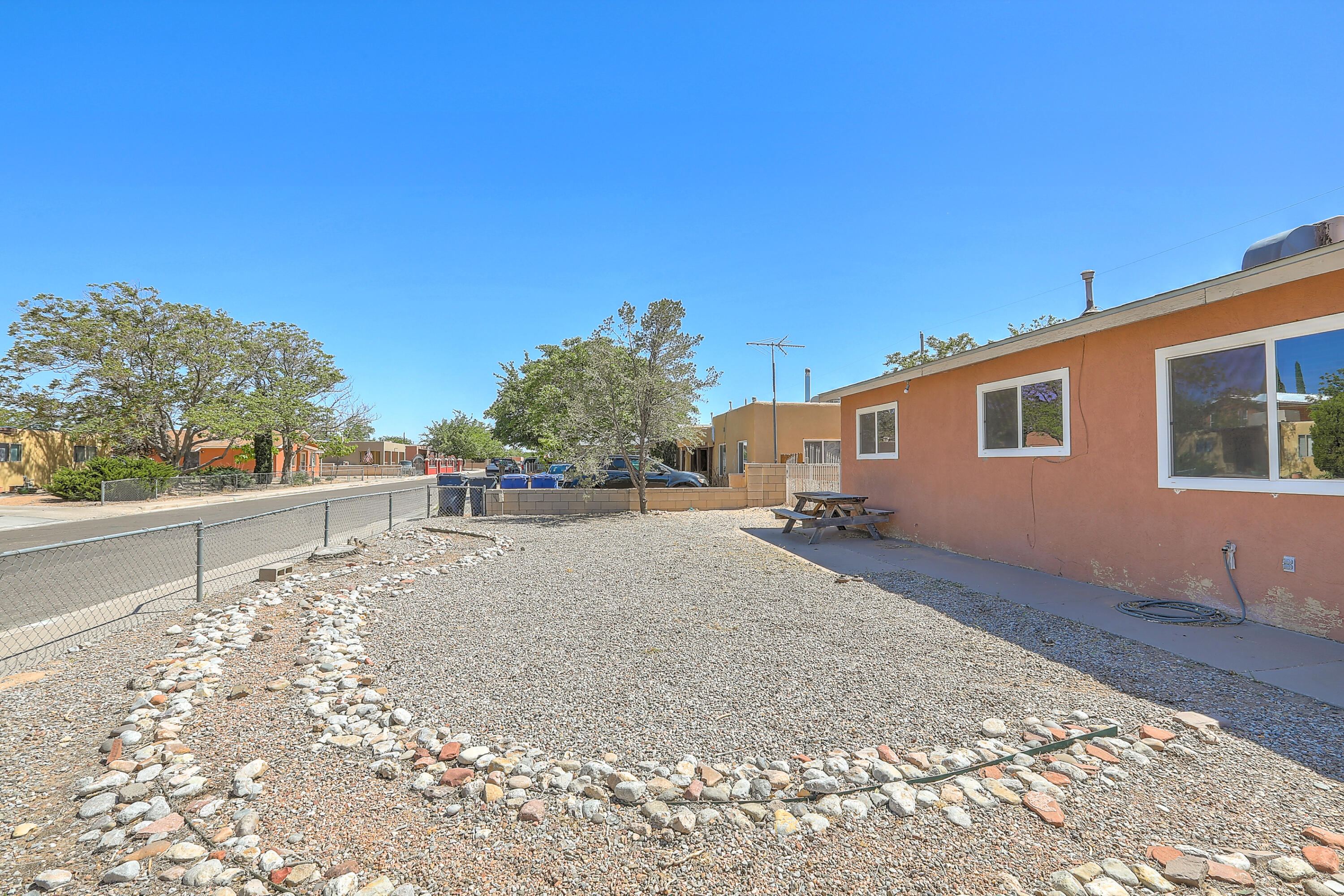 459 58Th Street NW, Albuquerque, NM 87105