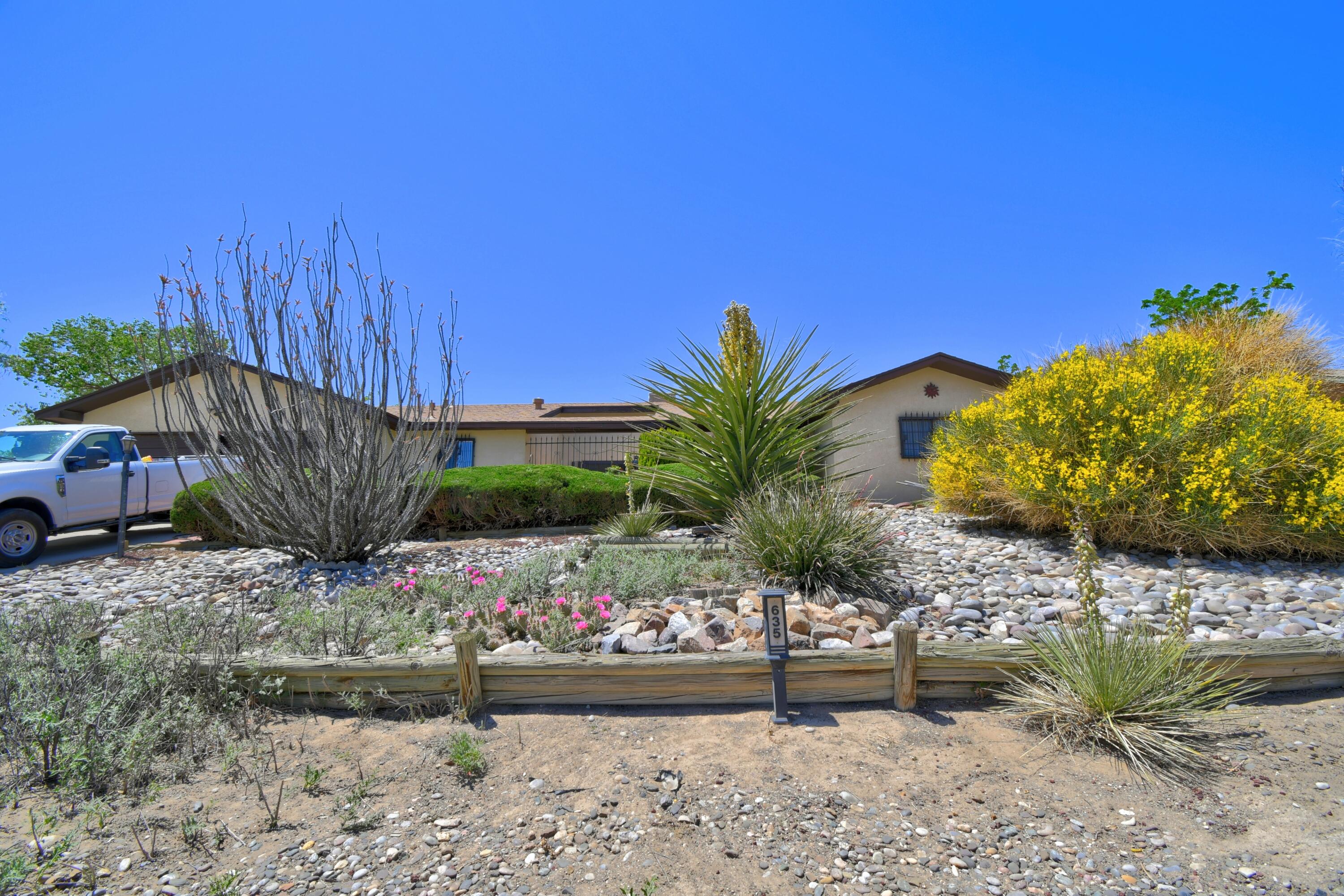 635 Montego Drive SE, Rio Rancho, NM 87124