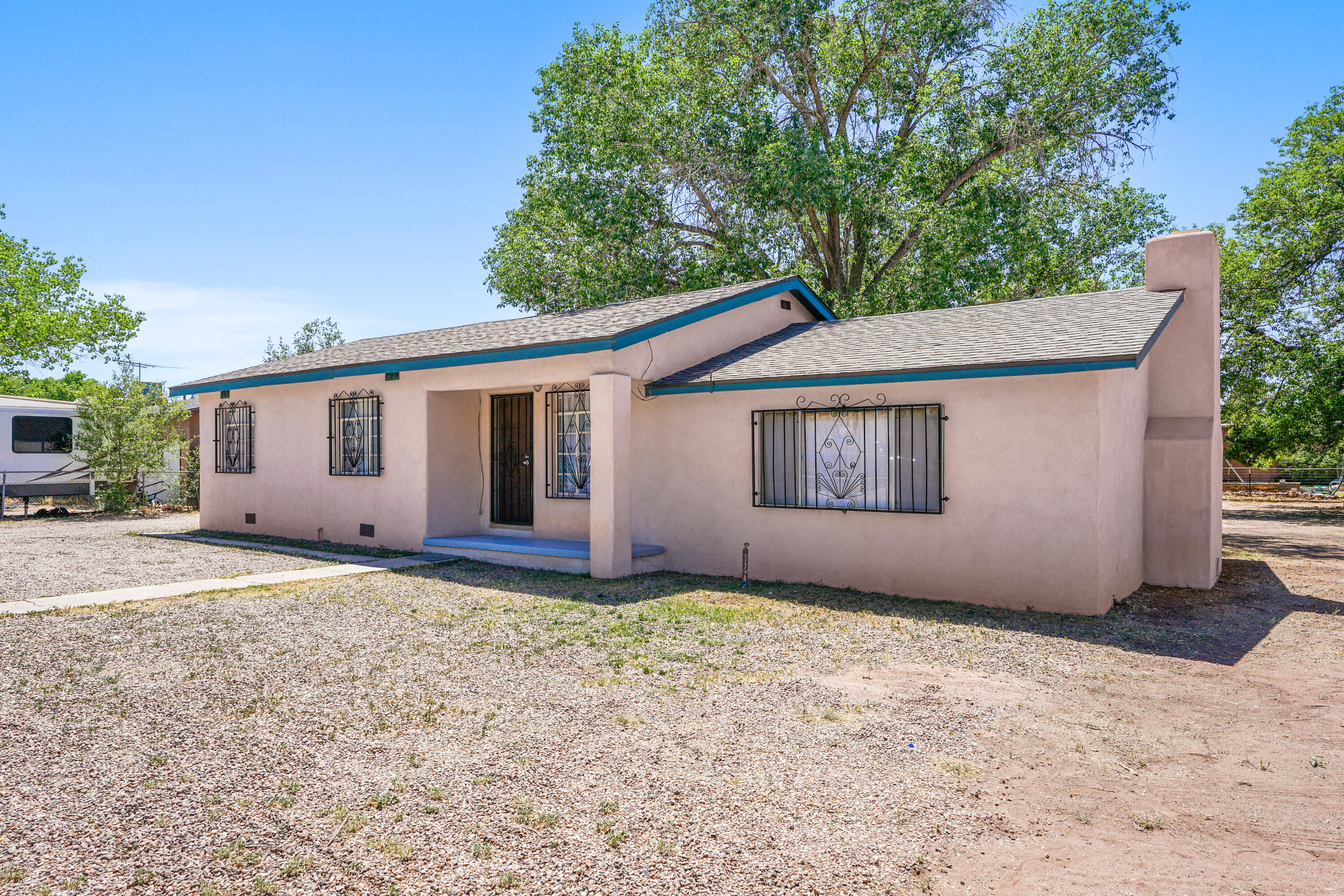 2107 Tulip Street SW, Albuquerque, NM 87105