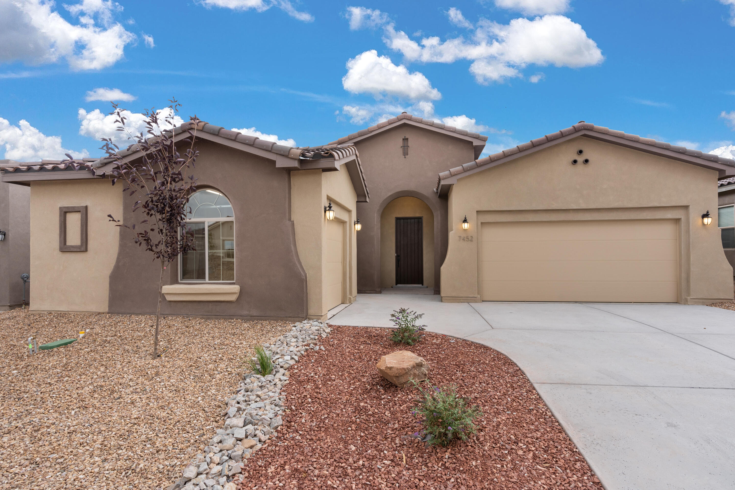 NEW 2374 sqft home in Durango at The Trails a stunning Gourmet Kitchen, upgraded 8' doors, upgraded floor tile, beautiful backsplash, and the latest innovation in home building. This immaculate Hakes Brothers home has 4 bedrooms, and 3 bathrooms. Come and see the place you'll call home. Call today to see the model home! Photos uploaded are renderings of home. The home is still under construction