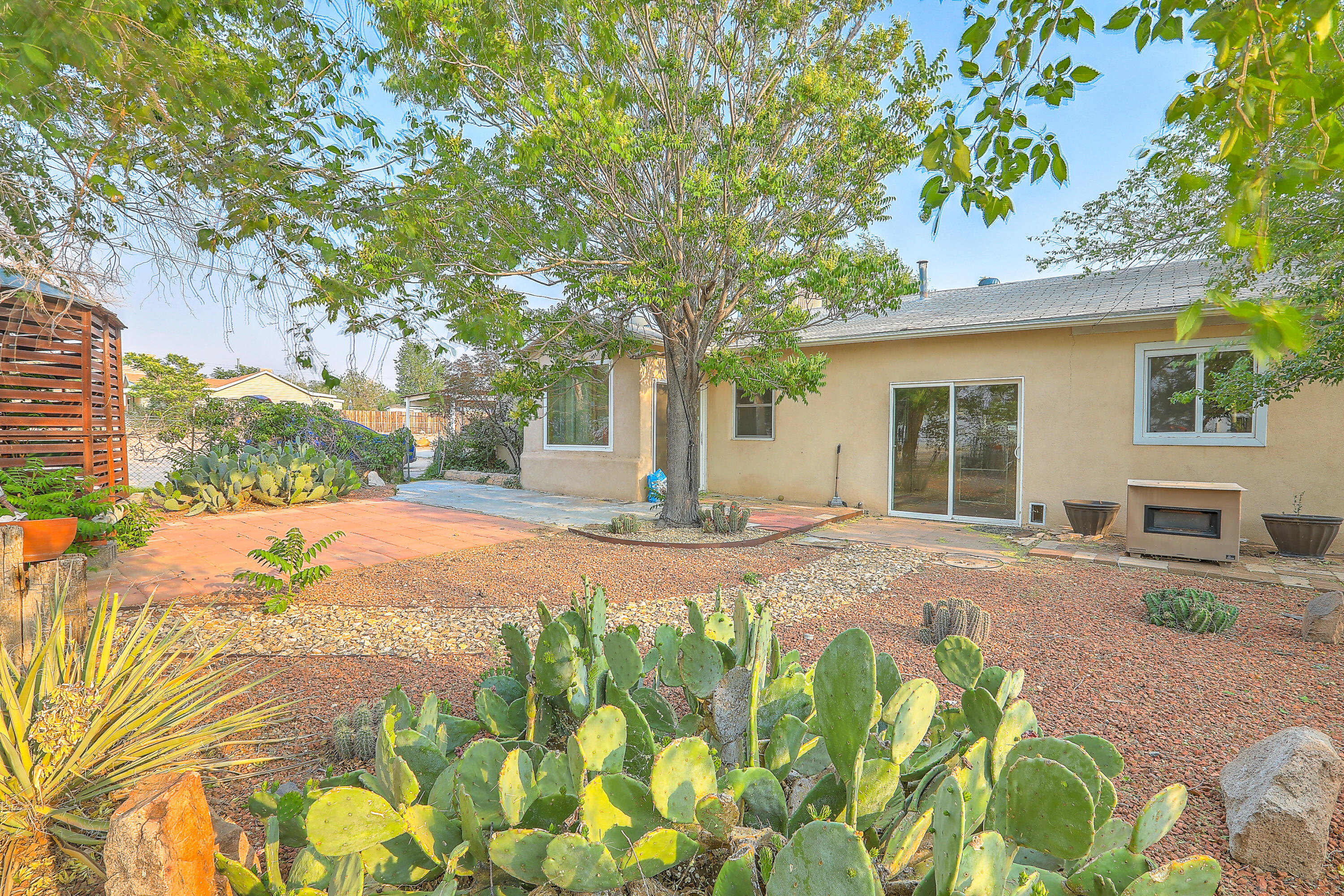524 Mission Avenue NE, Albuquerque, NM 87107