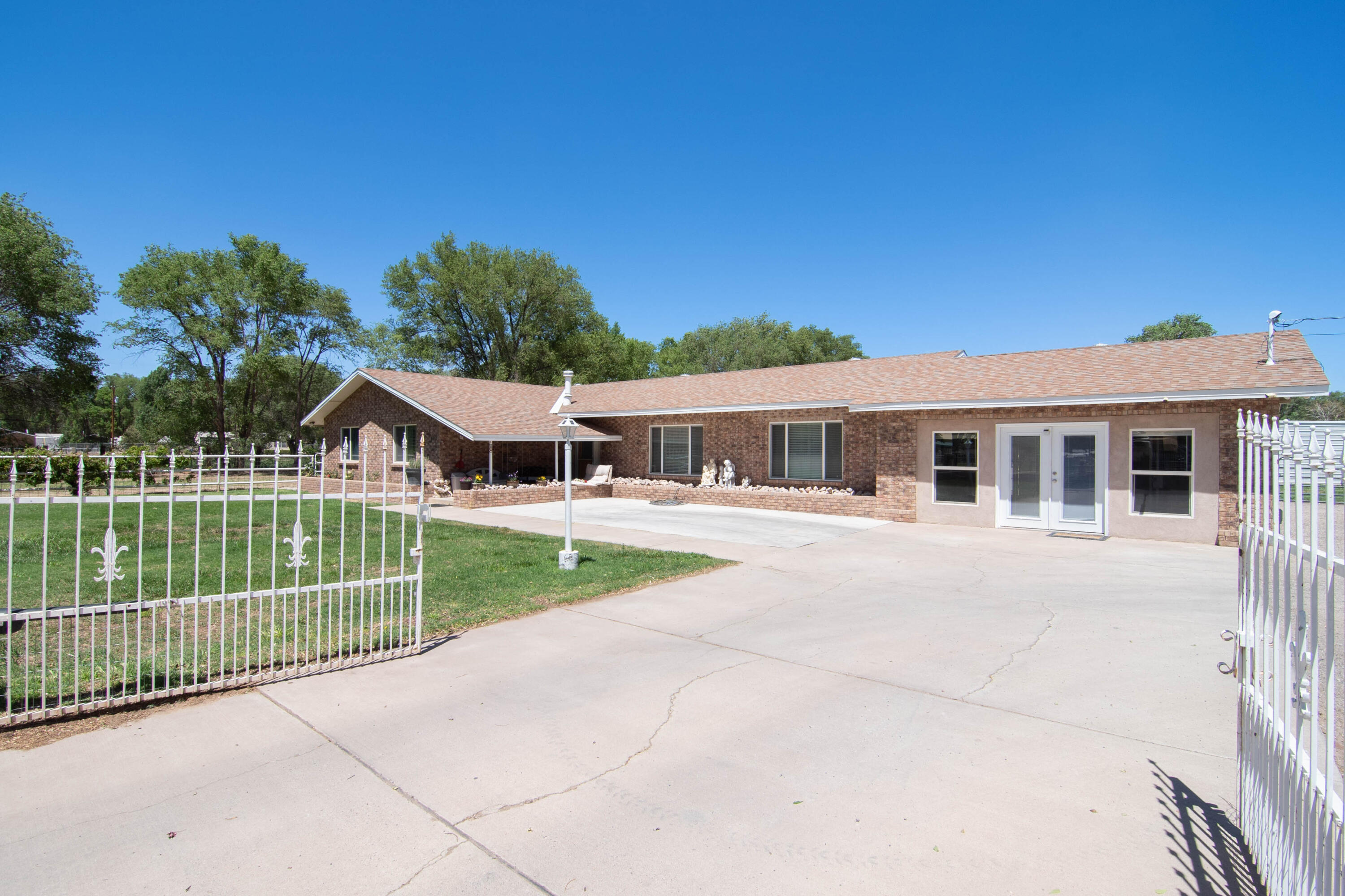 5418 Evans Drive SW, Albuquerque, NM 87105
