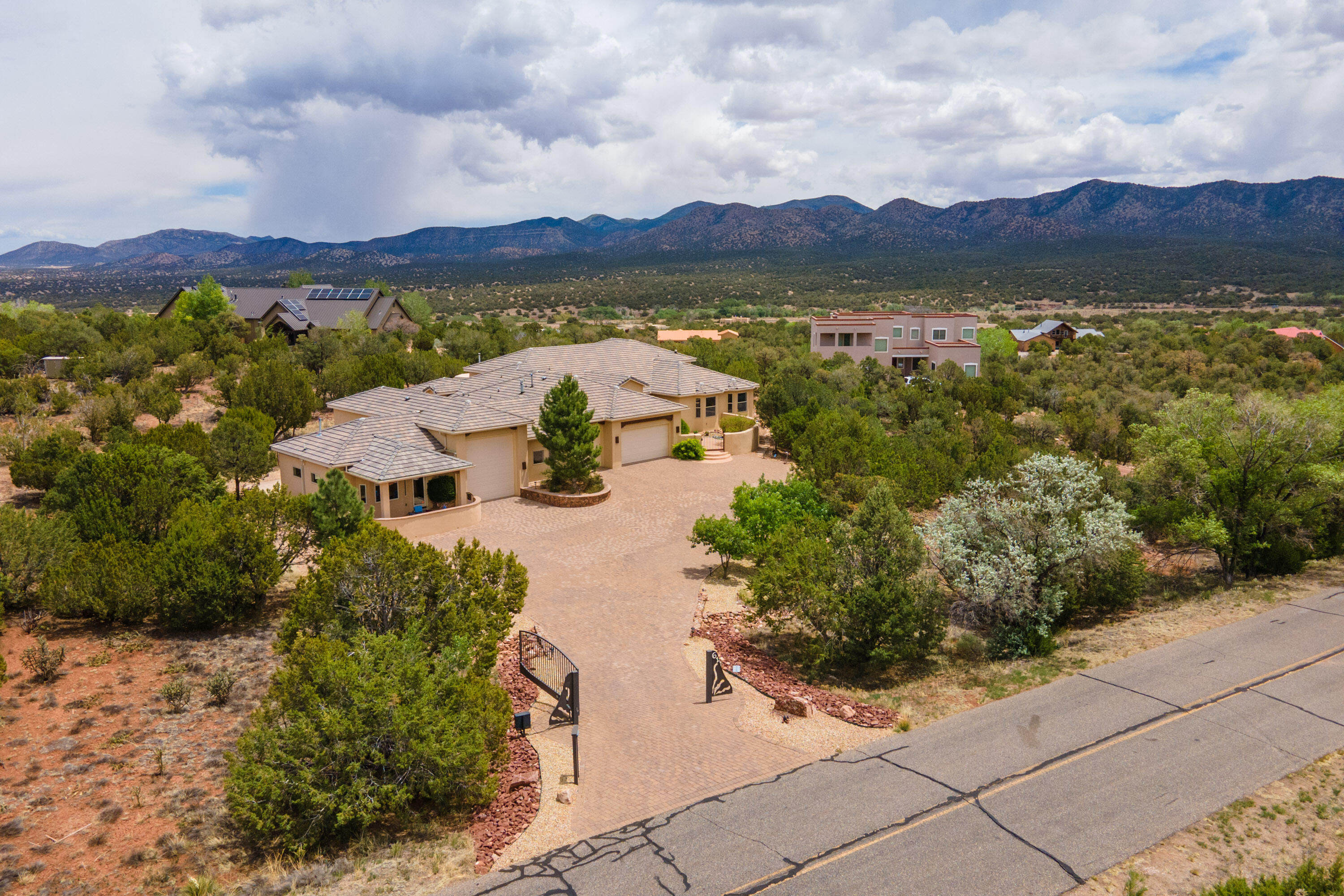 61 Moccasin Trail, Sandia Park, NM 87047