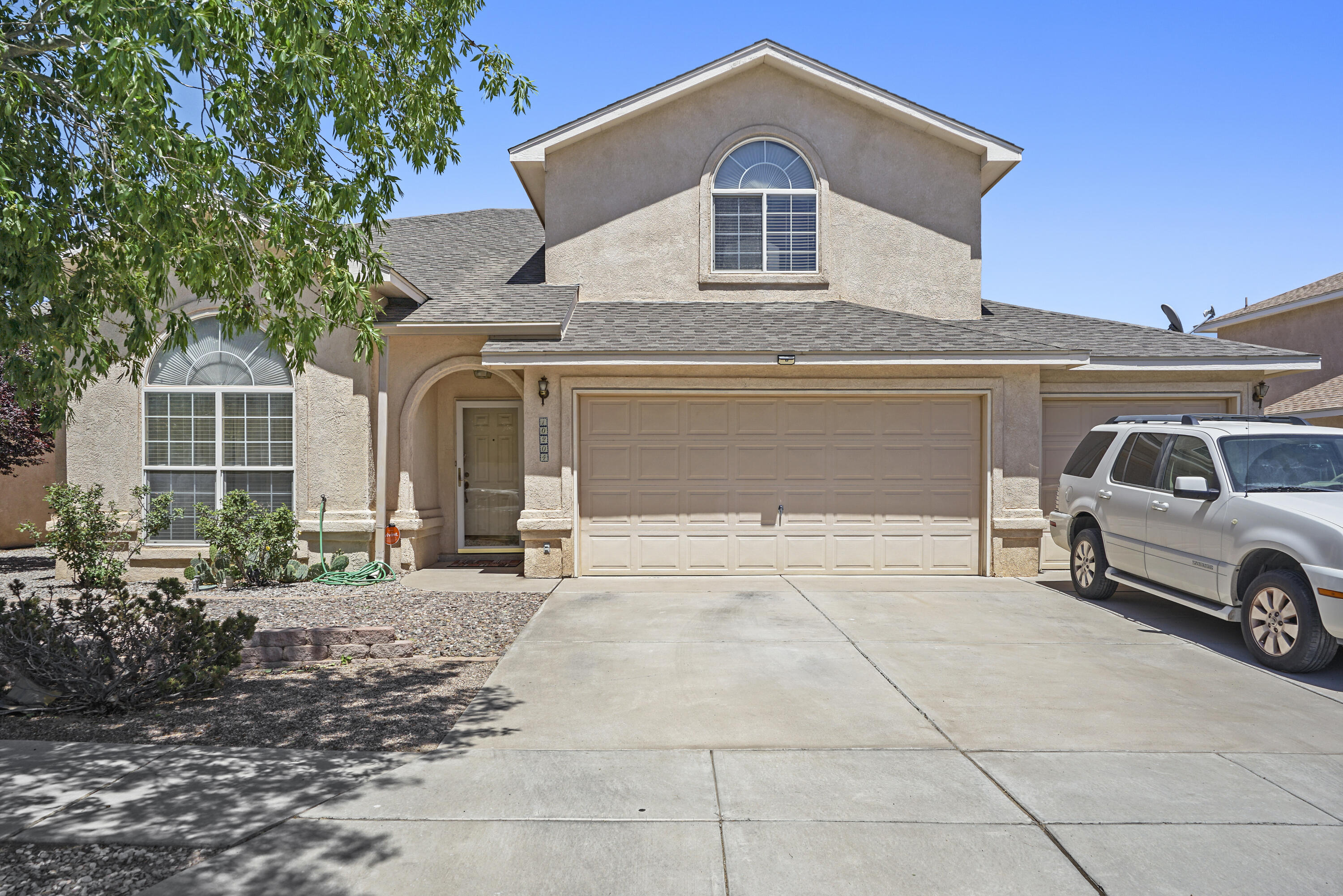 VENTANA RANCH 2-STORY BEAUTY!  This ONE OWNER home is a great find that has all the room with 5 bedrooms and three baths. Grand entrance takes you into this royal space with a lovely curved staircase to your second floor. Vaulted ceilings and skylights make this home feel open, bright and prime for comfortable living in style. Gorgeous master suite with it's own balcony and a stand up shower and garden tub in the master bath!  Gorgeously manicured backyard all set for your summer barbecue plans. You don't want to miss this opportunity to live this regal home in the desirable Ventana neighborhood. Set up your private viewing today!