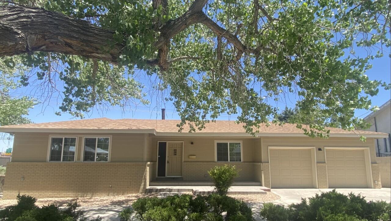 7601 Winter Avenue NE, Albuquerque, NM 87110