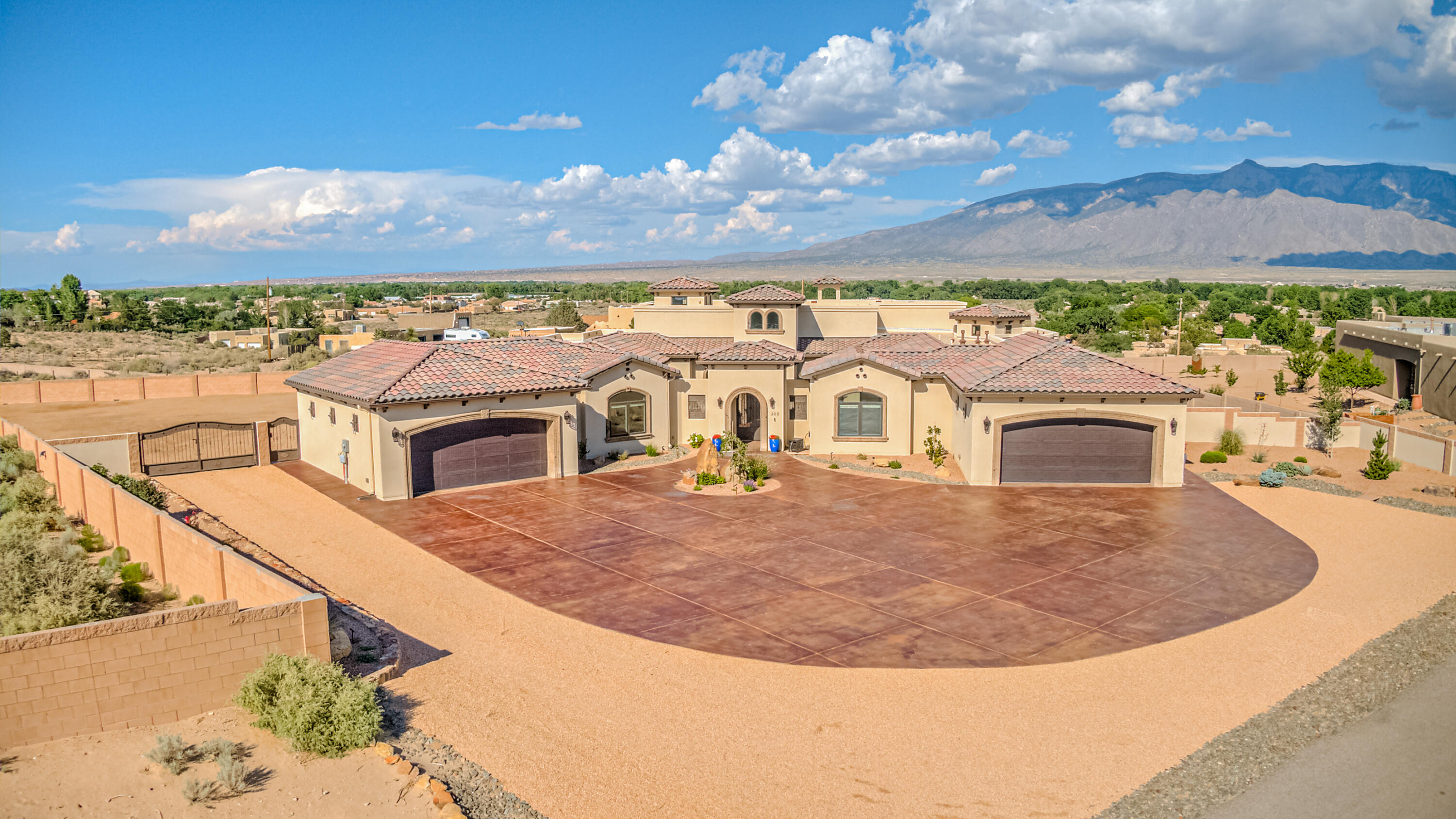 208 Tierra De Corrales Road, Corrales, NM 87048