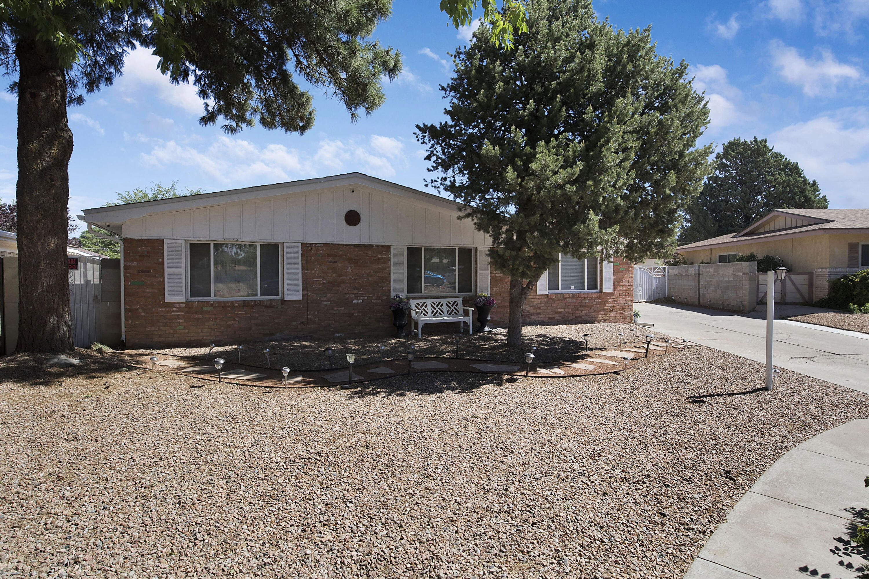 8617 Hannett Avenue NE, Albuquerque, NM 87112