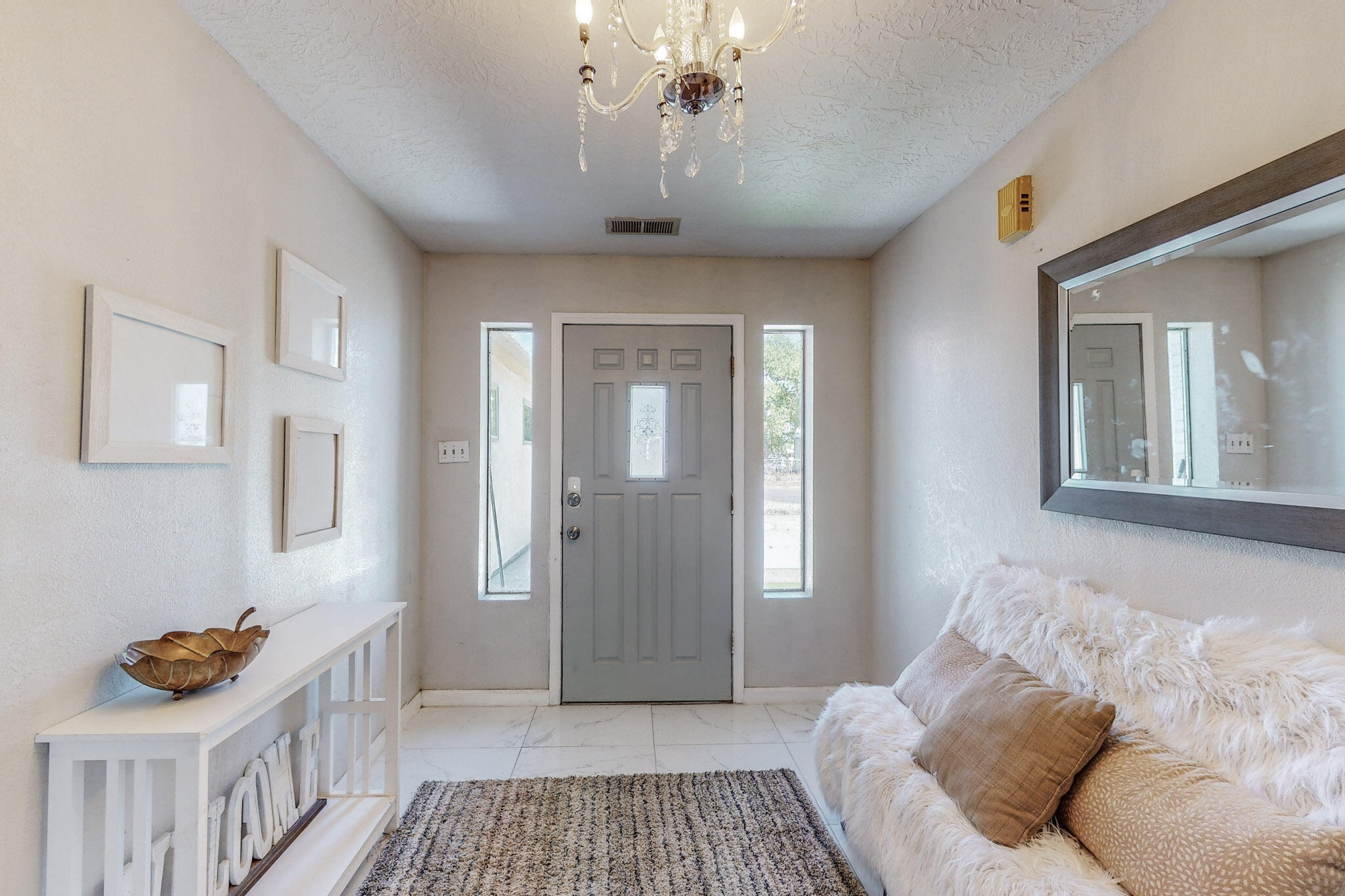6713 Palacio Drive SW, Albuquerque, NM 87105