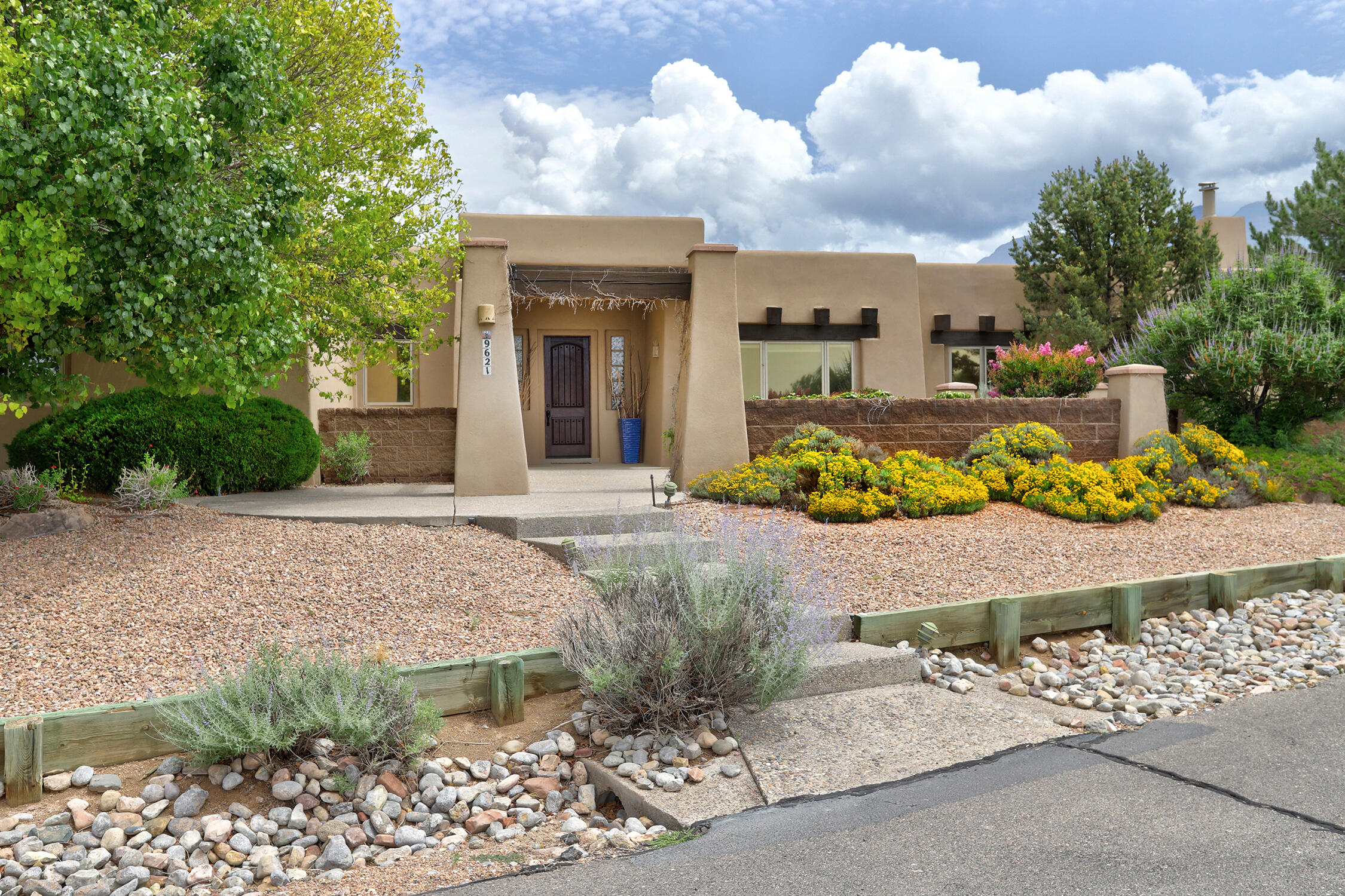 9621 Desert Mountain Road NE, Albuquerque, NM 87122