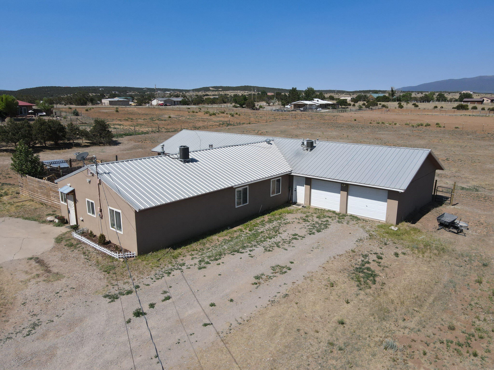 35 Baugus Lane, Edgewood, NM 87015