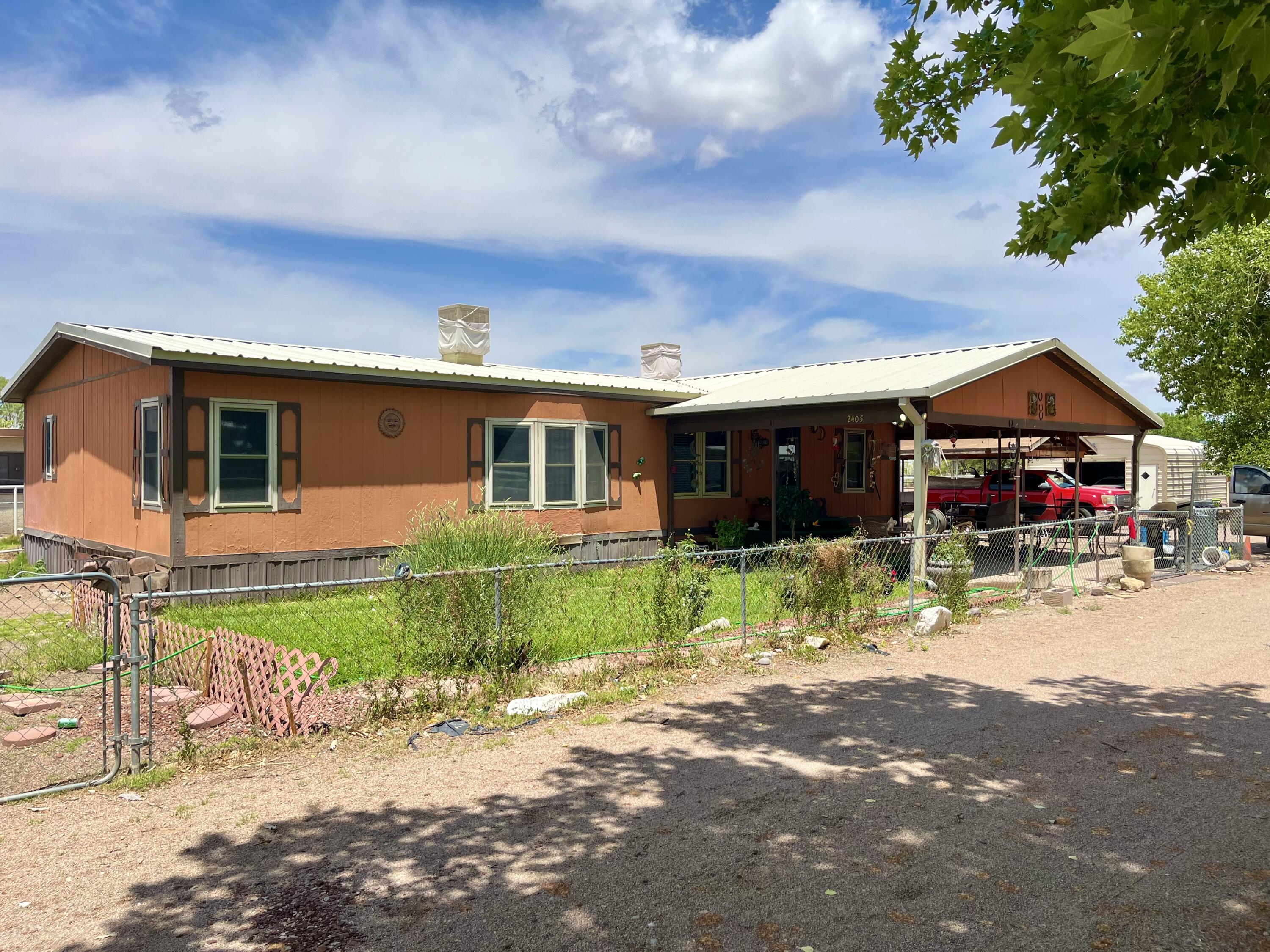 2405 Metzgar Road SW, Albuquerque, NM 87105