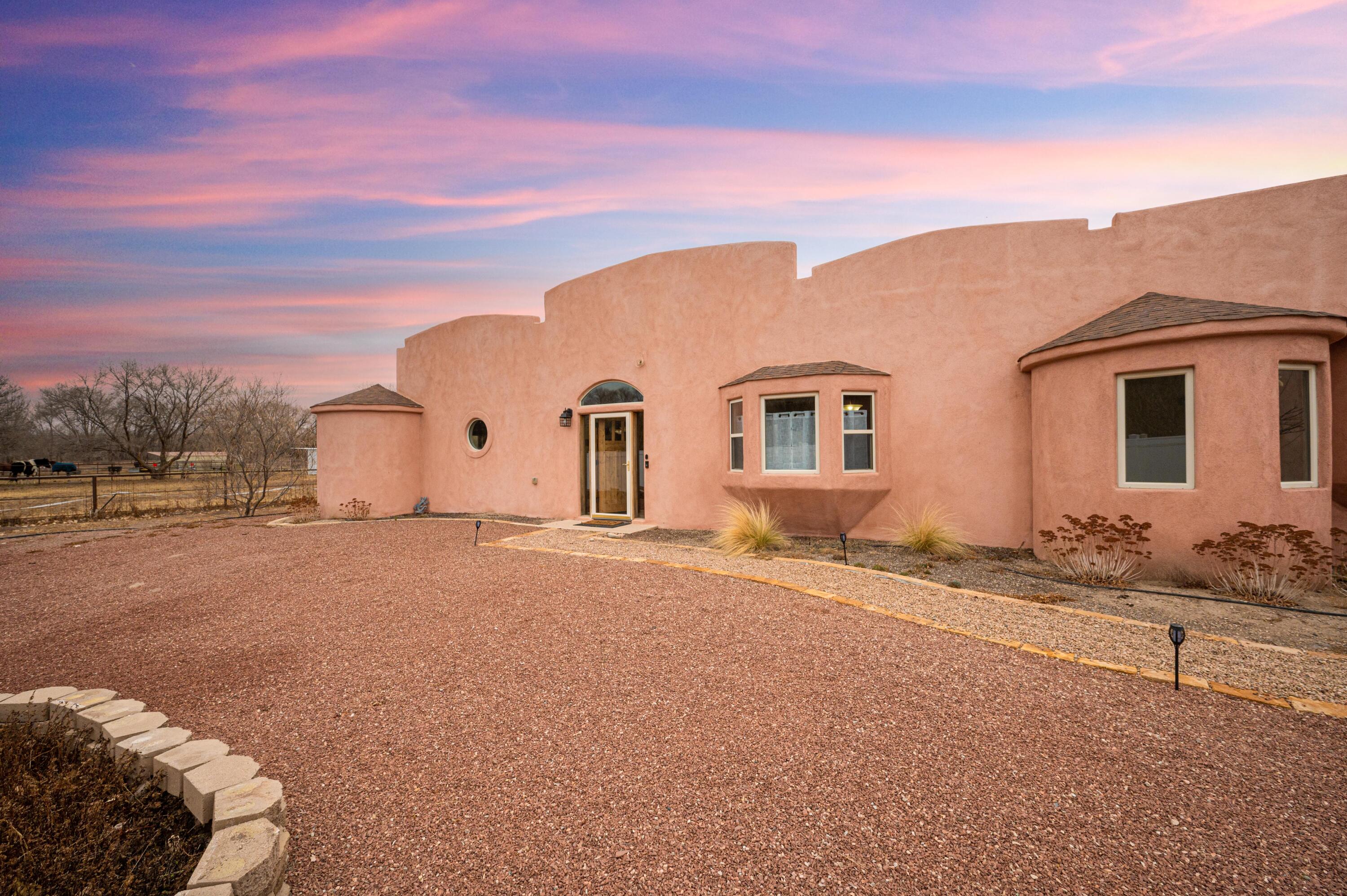 5616 Camino De Esperanza SW, Albuquerque, NM 87105