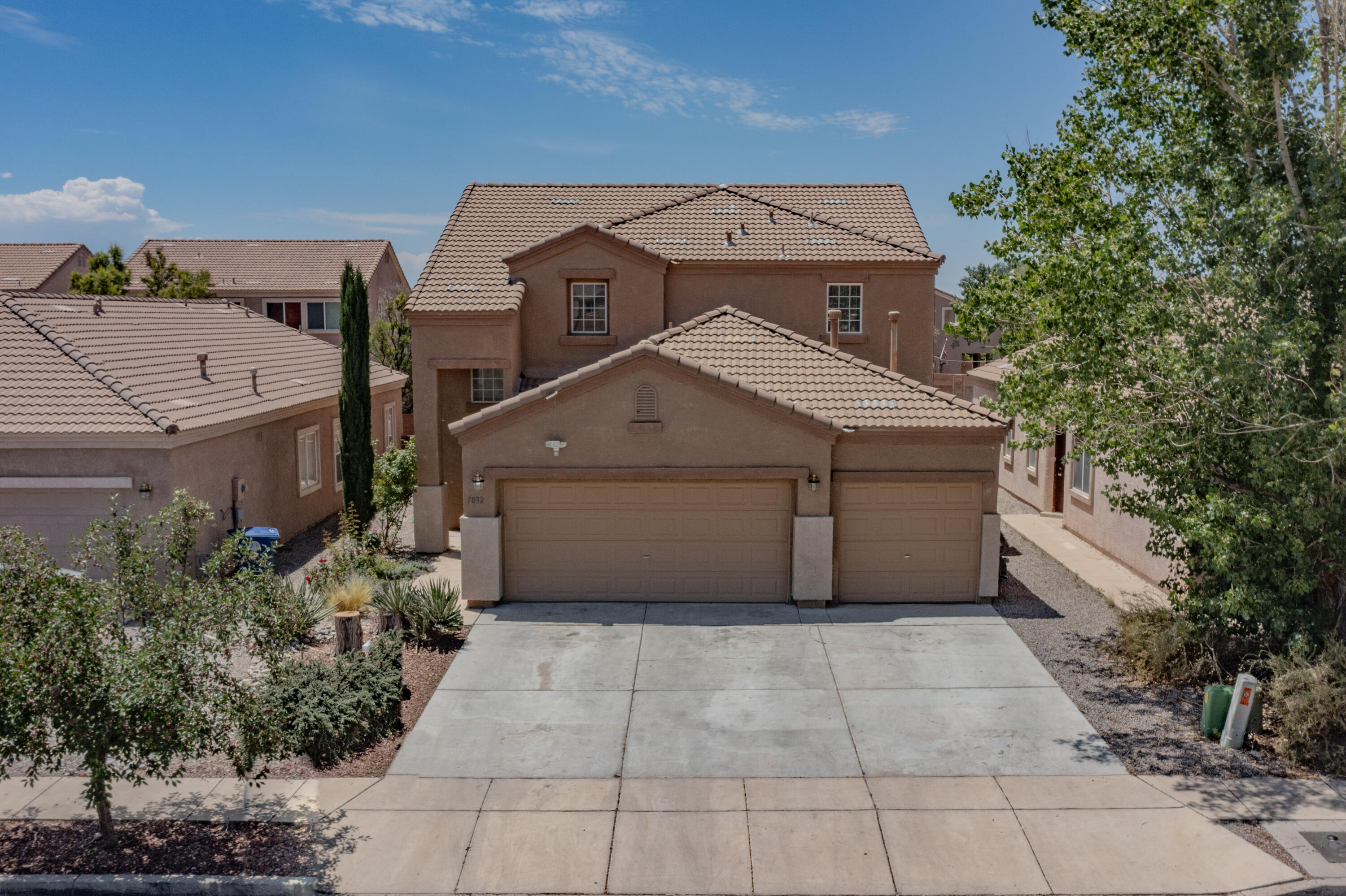 7032 Tree Line Avenue NW, Albuquerque, NM 87114